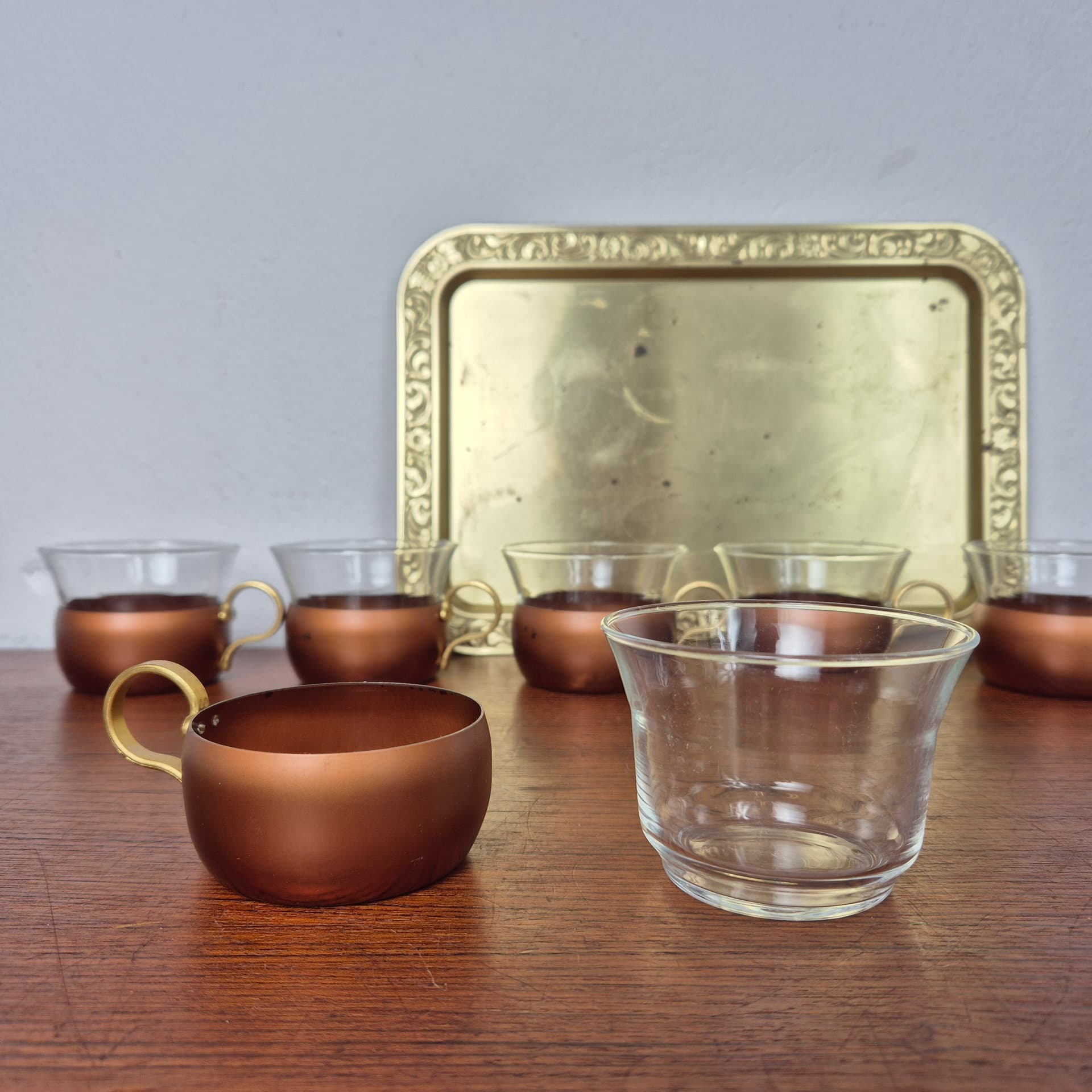 Komplet szklanek z tacą, szkło transparentne, miedź, mosiądz złoty, Schott & Mainz, Niemcy, lata 70. - 197503