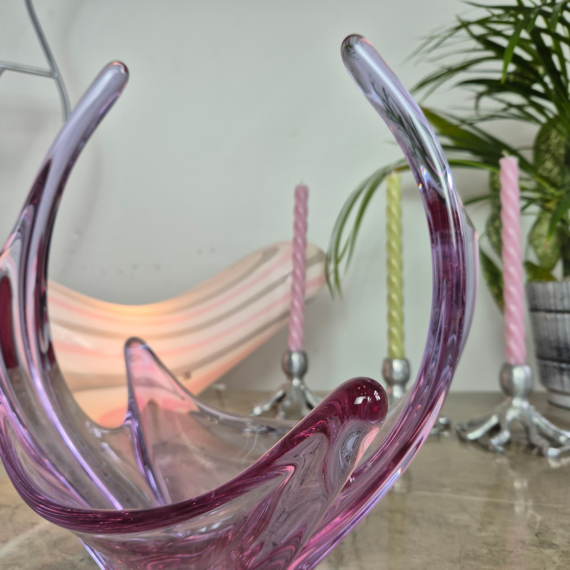 Decorative bowl, violet, glass, Belgium, 1960s. - 197540