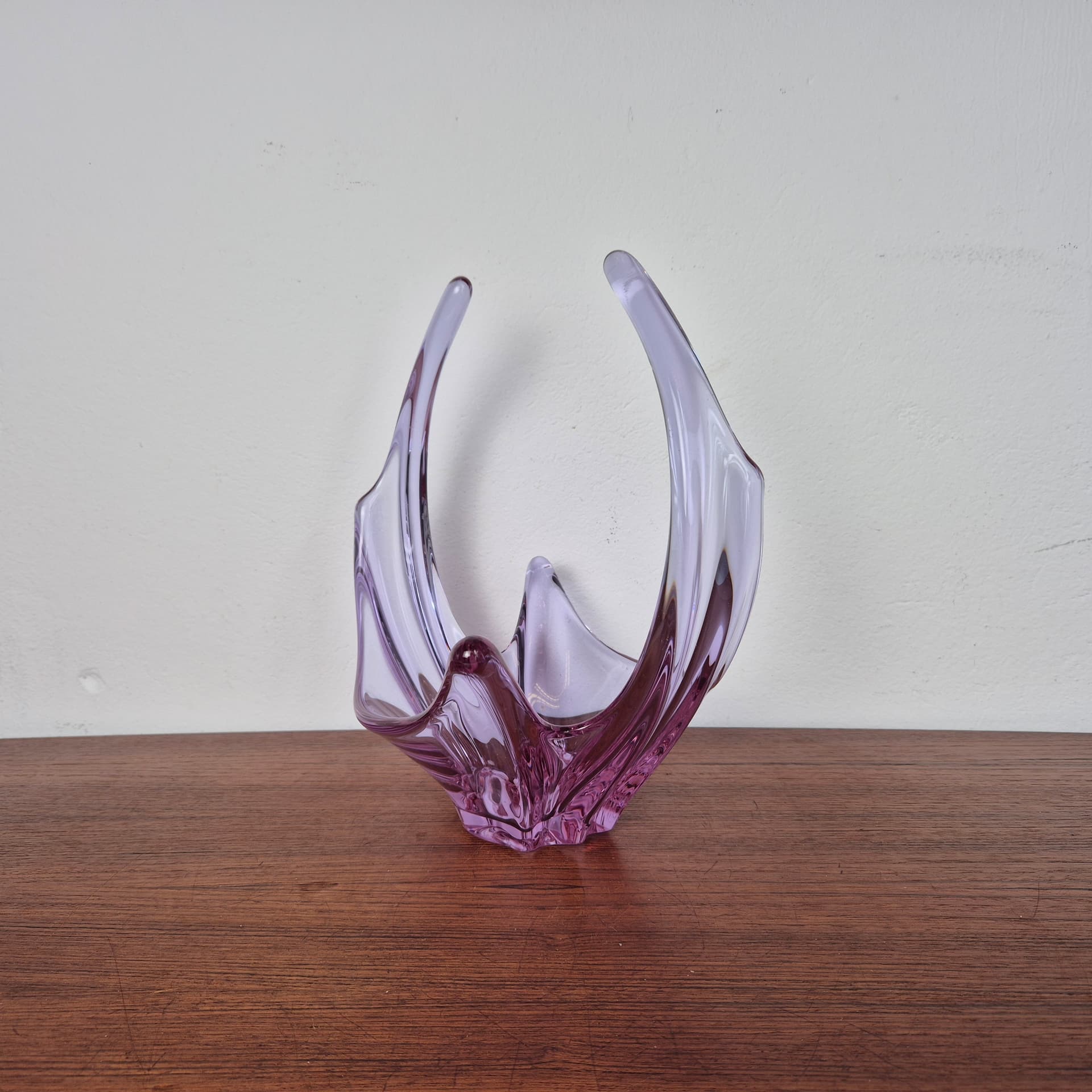 Decorative bowl, violet, glass, Belgium, 1960s. - 197543