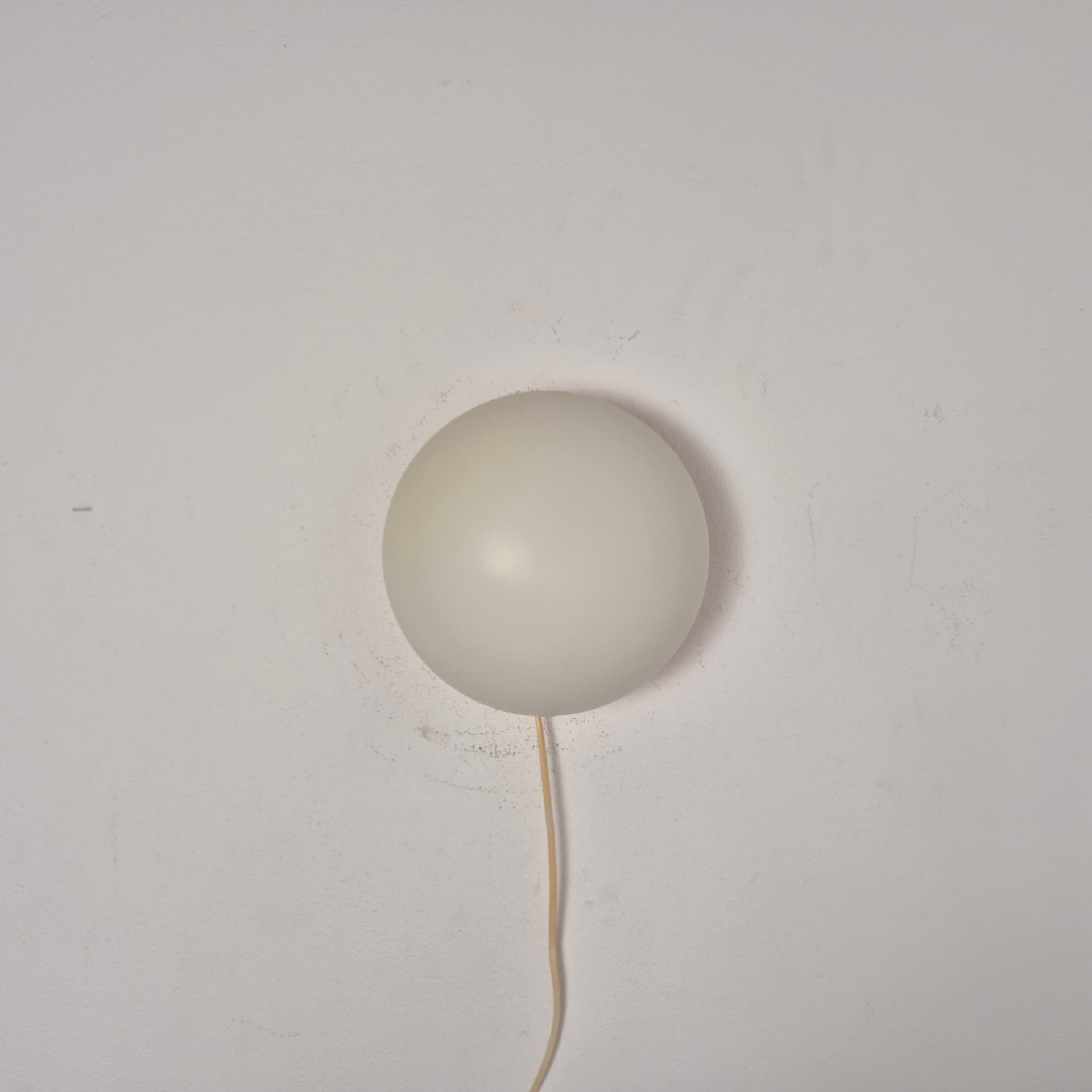 Kinkiet PH Hat, metal ivory white, proj. P. Henningsen, Louis Poulsen, Dania, lata 70. - 197549