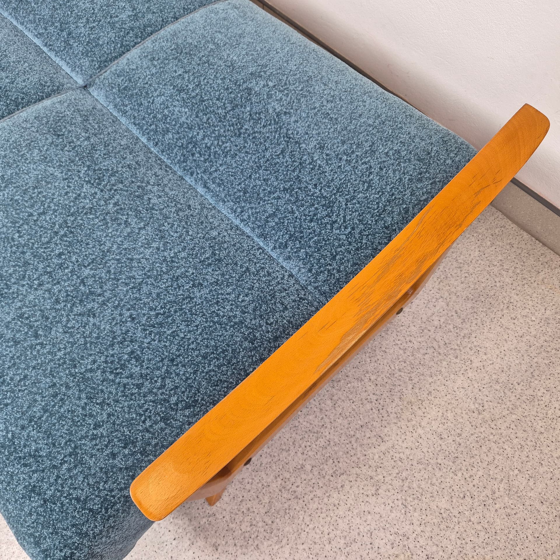 Sofa z funkcją spania, bouclé turkus, drewno miodowy, Niemcy, lata 60. - 197672