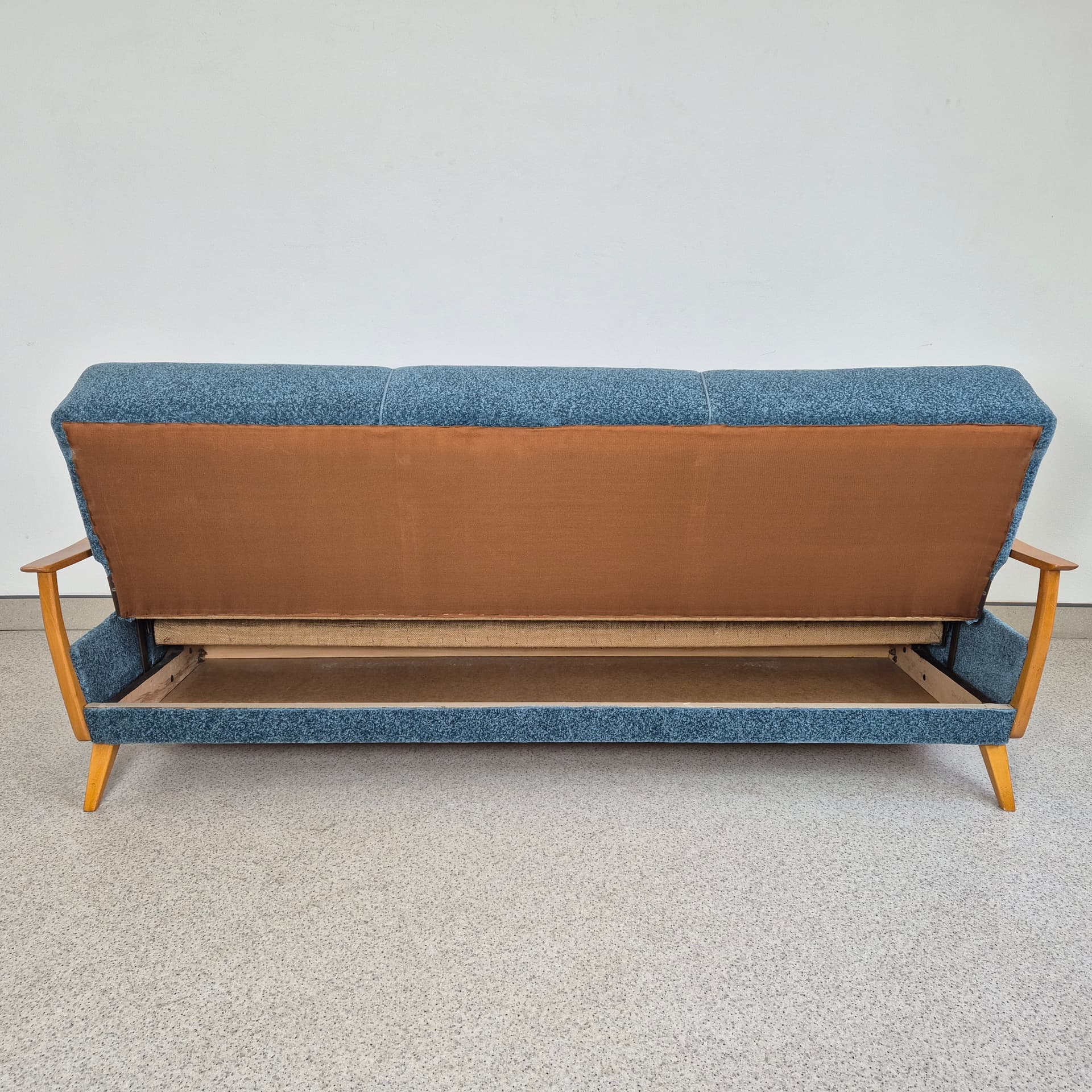Sofa z funkcją spania, bouclé turkus, drewno miodowy, Niemcy, lata 60. - 197670