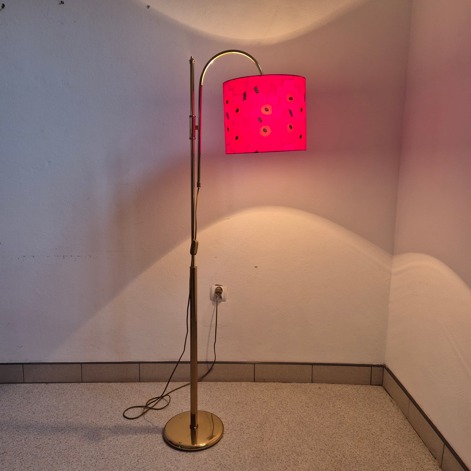 Floor lamp, Marimekko lampshade, golden brass, Marimekko, Germany, 1970s. - 197808