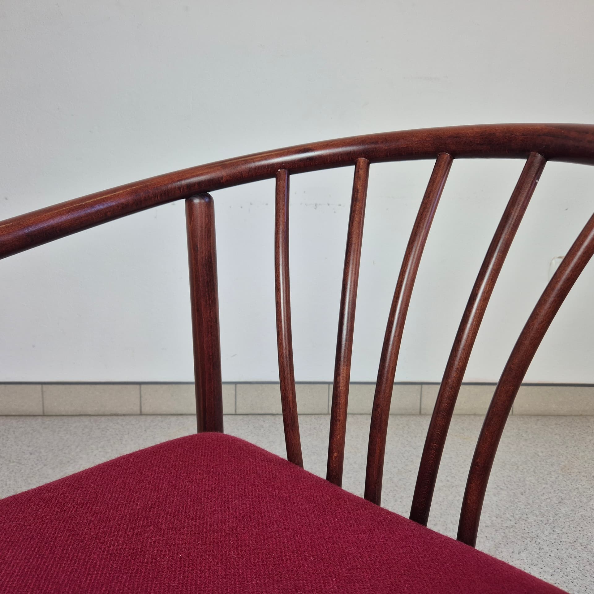 Krzesło gabinetowe, mahoń, wełna bordo, Dania, lata 70. - 198041