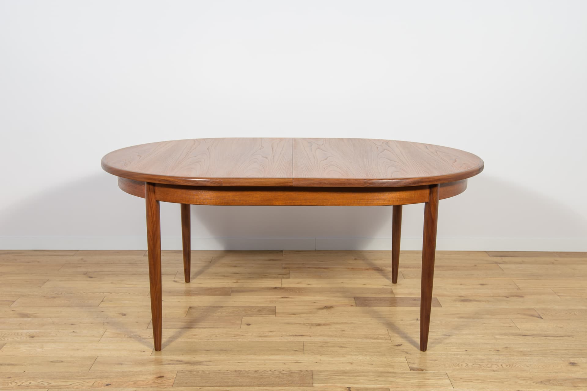 Oval Extendable Table, light brown teak, G-Plan, United Kingdom, 1960s. - 198063