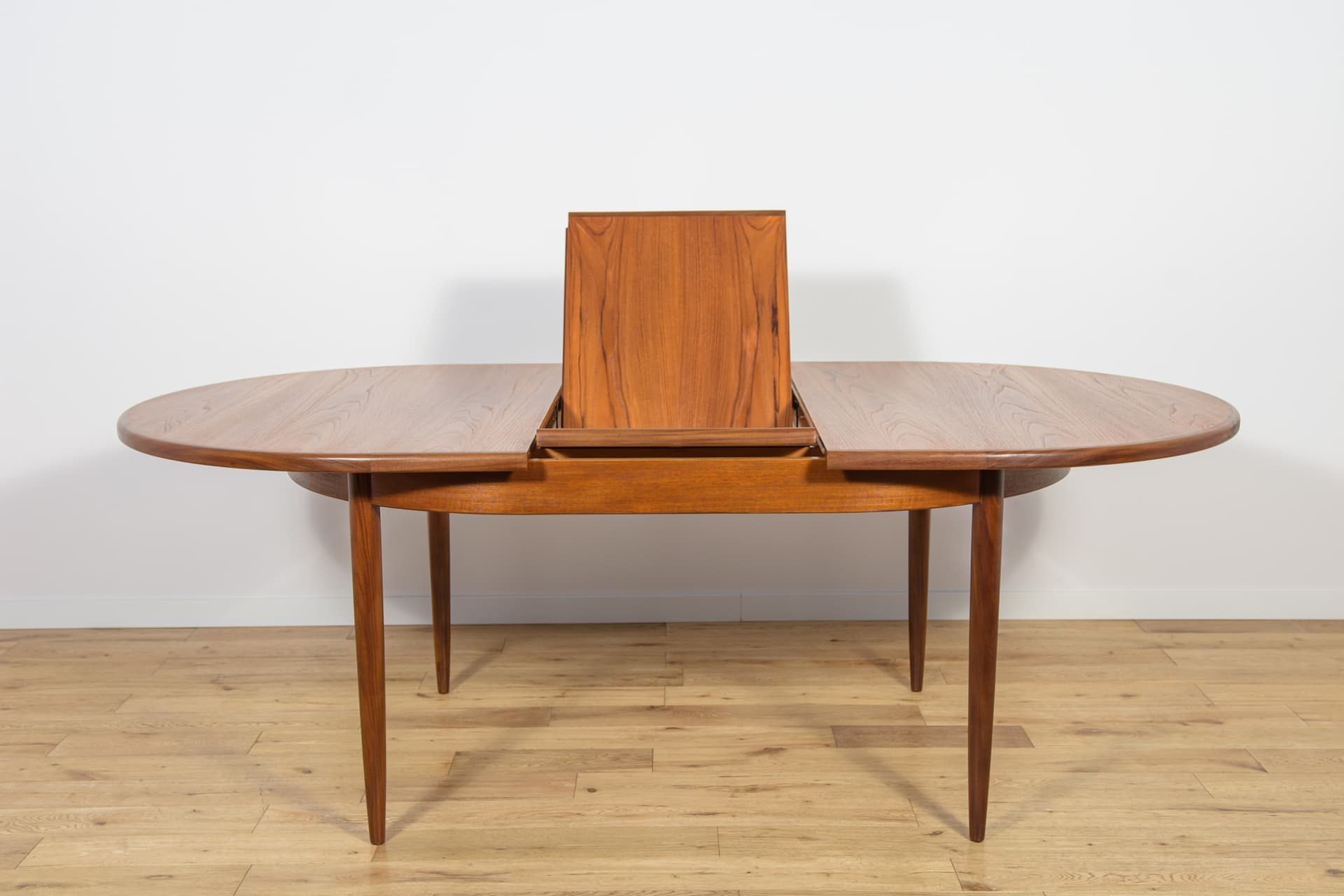 Oval Extendable Table, light brown teak, G-Plan, United Kingdom, 1960s. - 198068