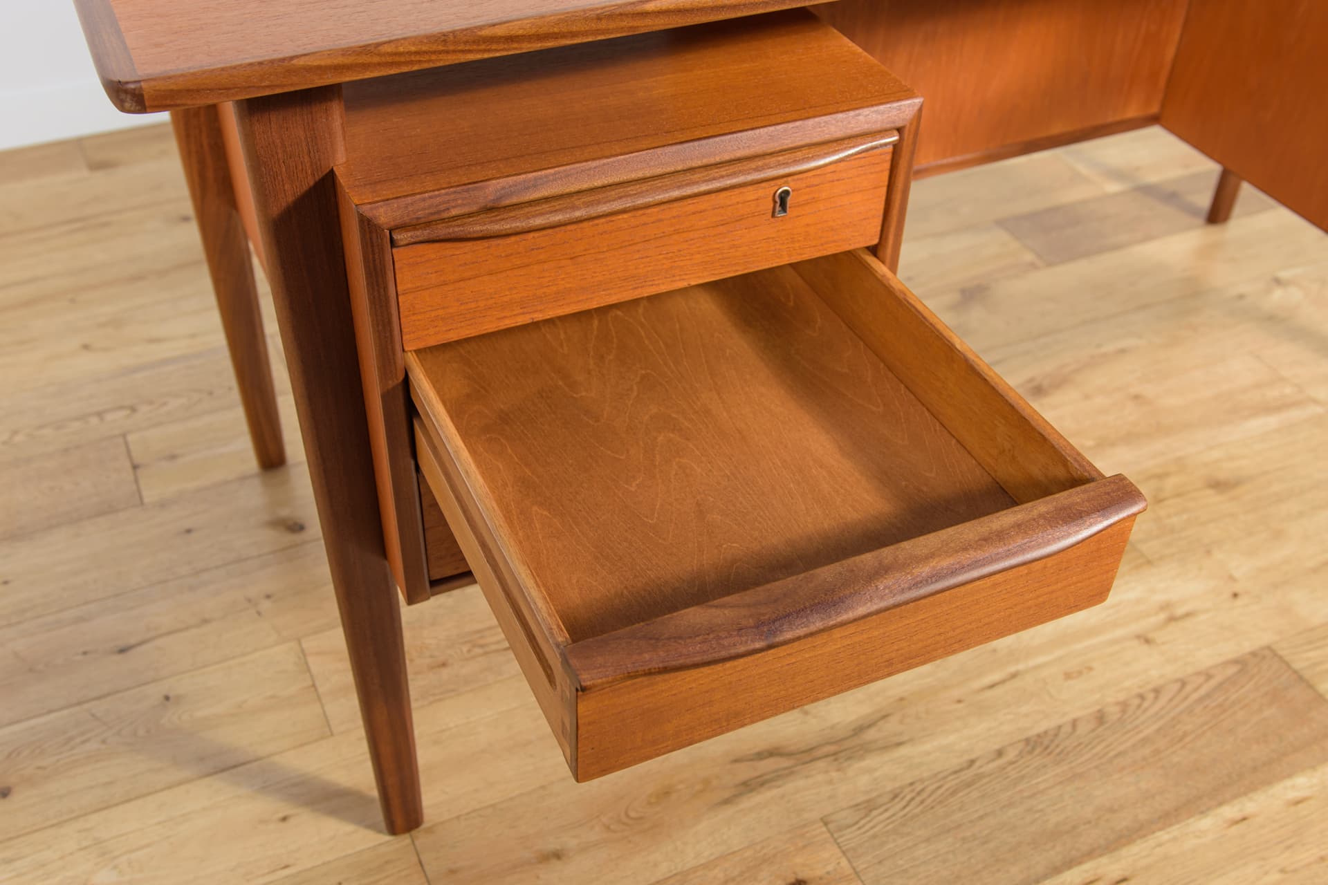 Desk, brown teak, by P. Løvig Nielsen, Denmark, 1960s. - 198174