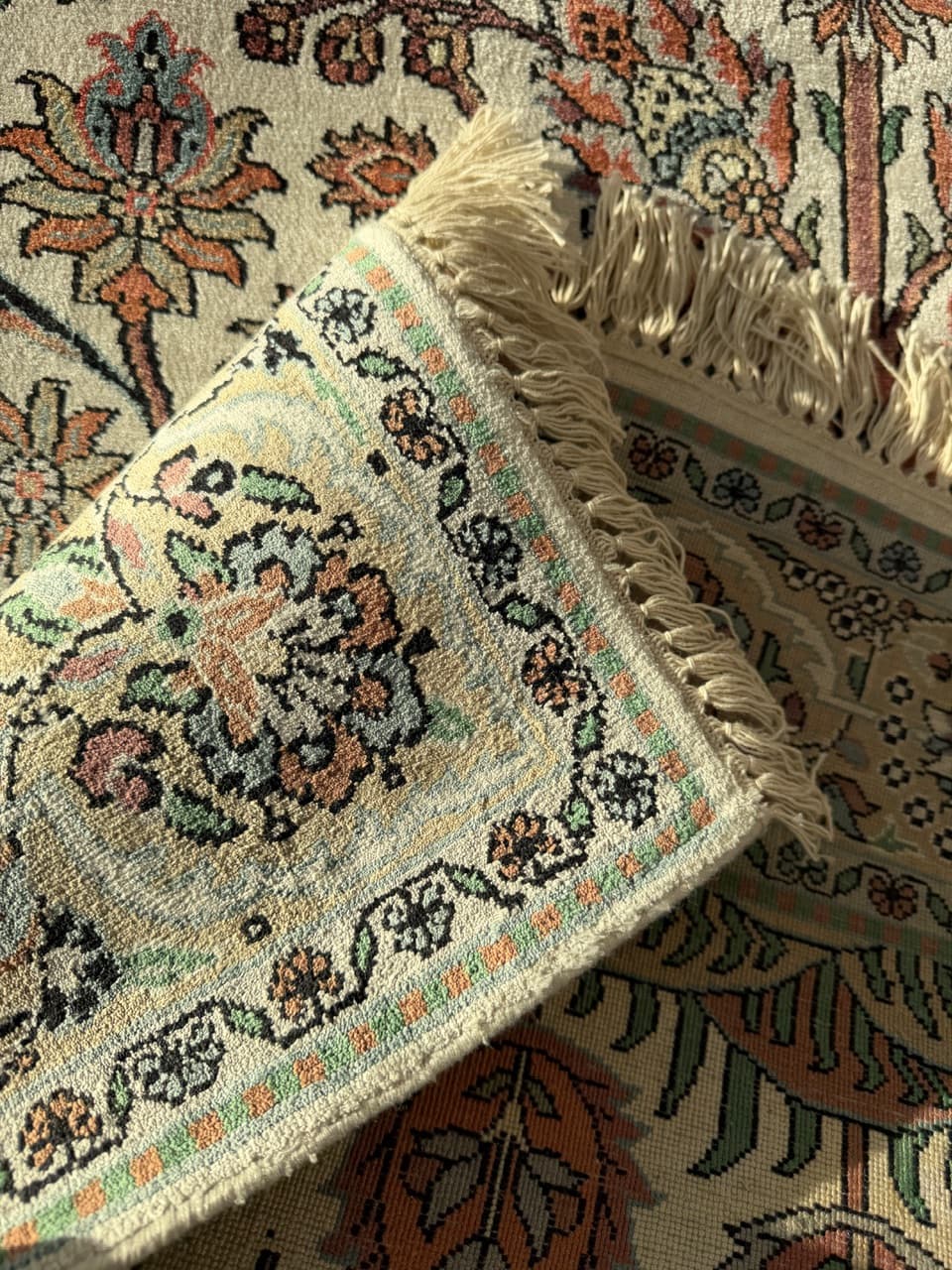 Rug Ghoum, 195x115 cm, ivory silk, India - 198248