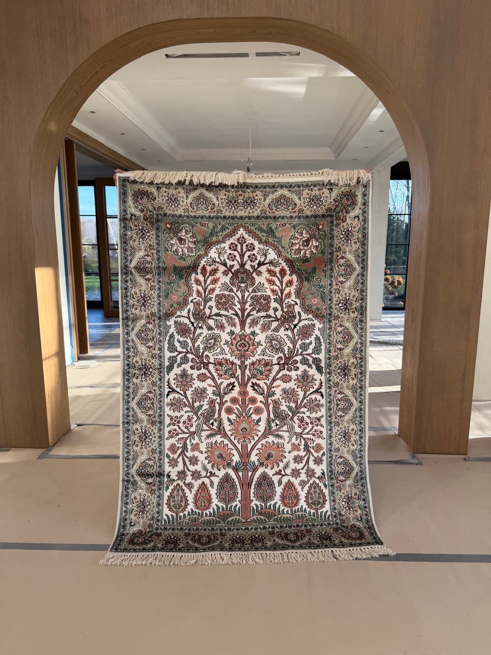 Rug Ghoum, 195x115 cm, ivory silk, India - 198236