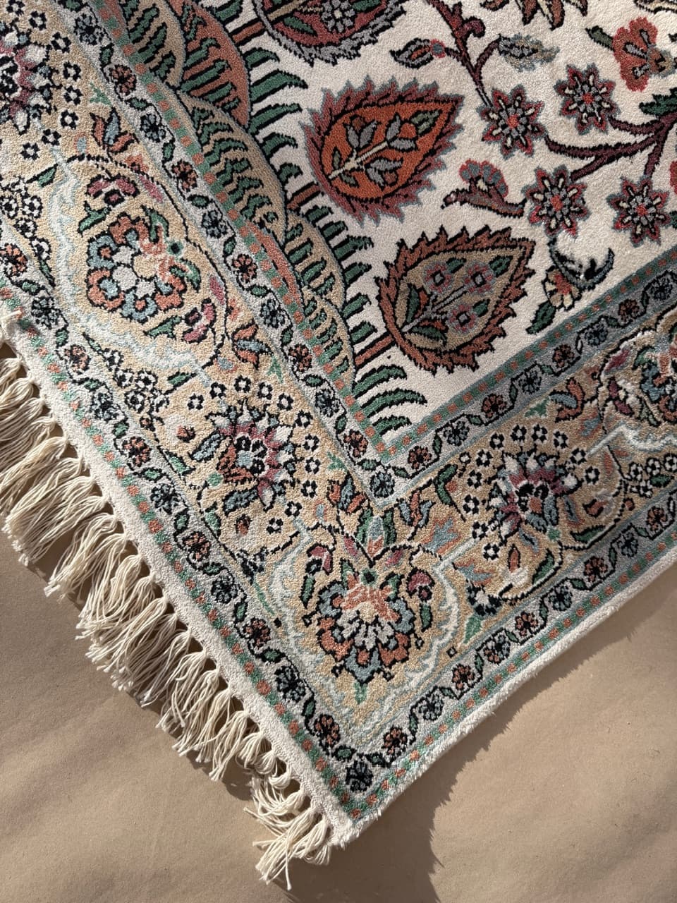Rug Ghoum, 195x115 cm, ivory silk, India - 198247