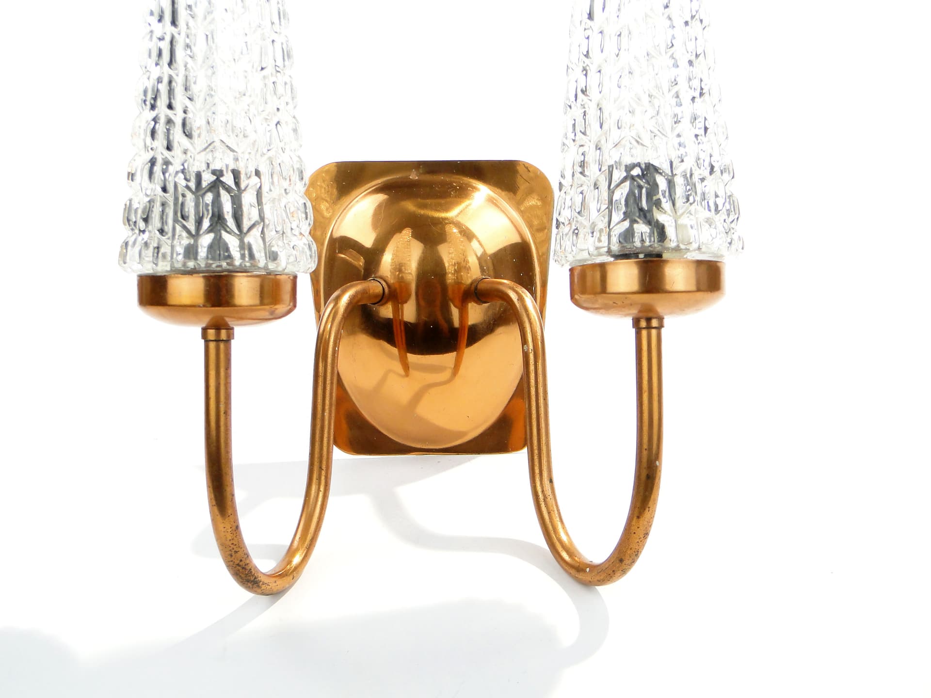 Kinkiet dwuramienny, złoty mosiądz, szkło transparentne, Polska, lata 70. - 1376