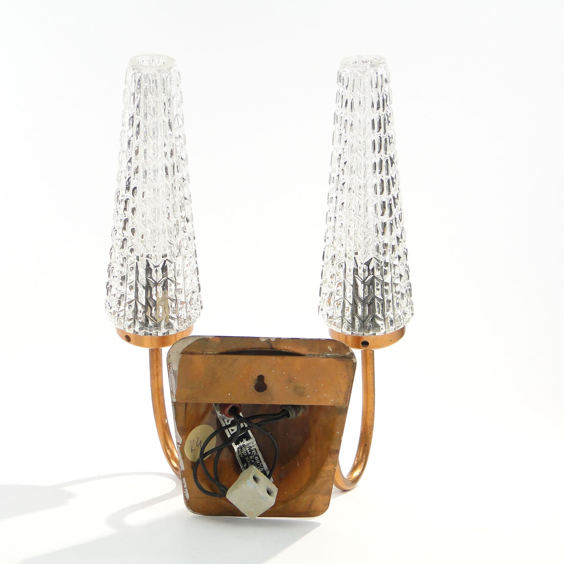 Kinkiet dwuramienny, złoty mosiądz, szkło transparentne, Polska, lata 70. - 1379