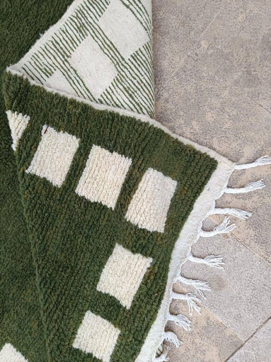 Ręcznie tkany dywan 140x270 cm, wełna, oliwkowy, Maroko - 200196