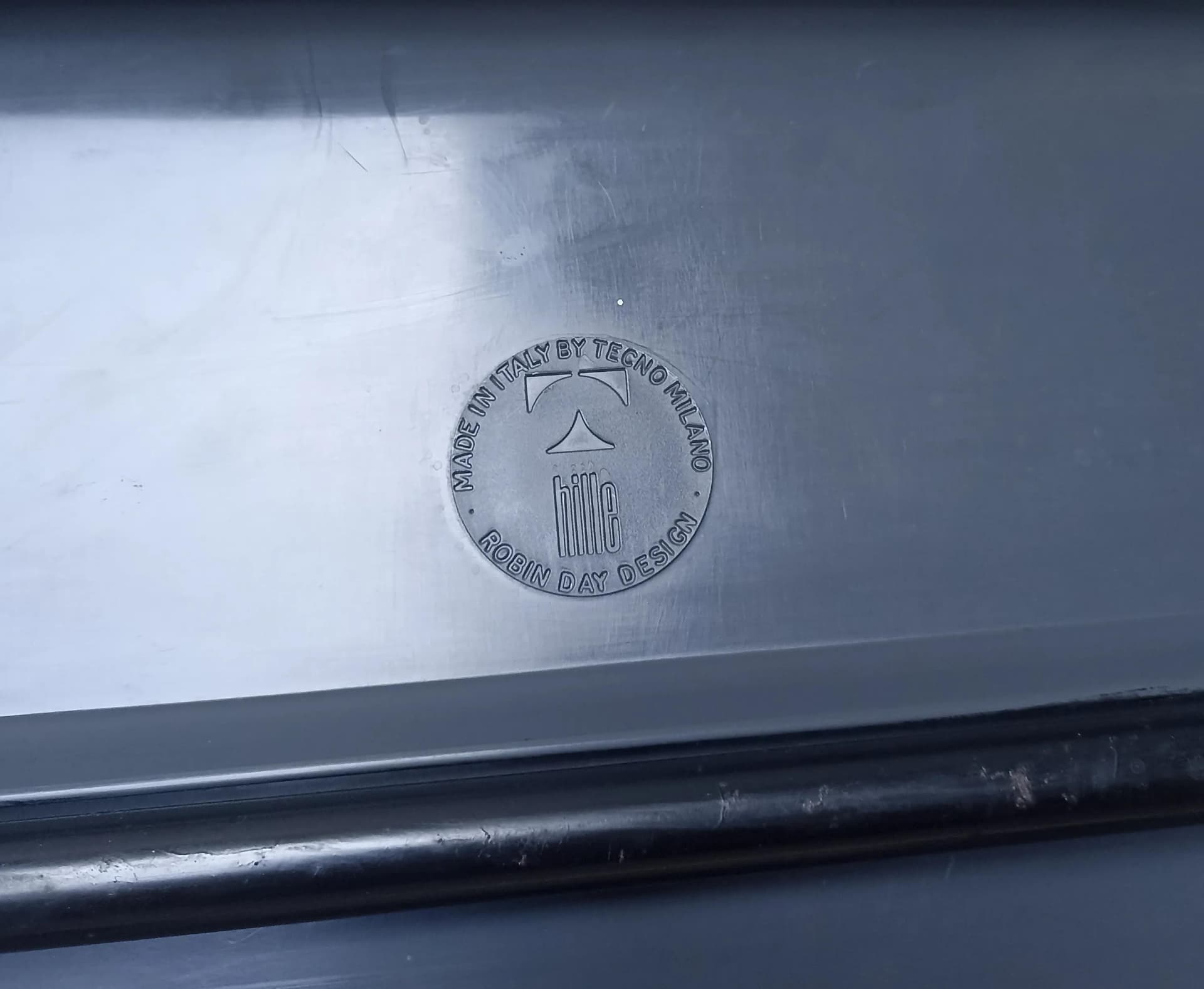 Krzesło Hille, polipropylen czarny, metal czarny, proj. R. Day, Wielka Brytania, lata 60. - 13861