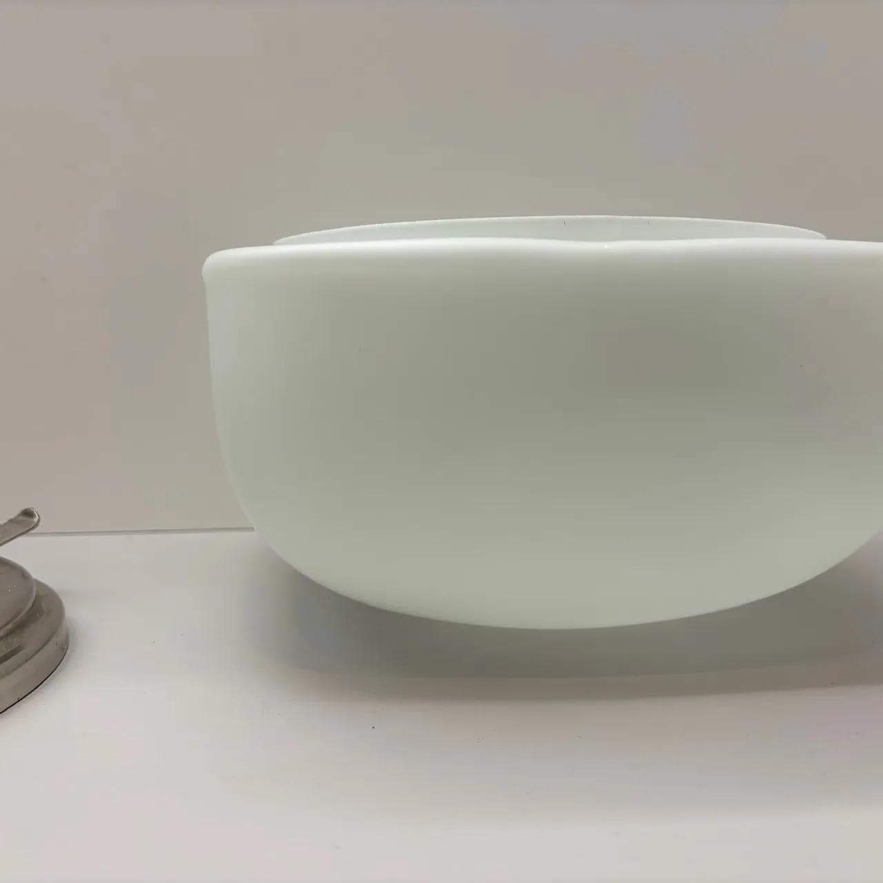 Plafon Bauhaus, szkło białe, metal, Zakłady Sprzętu Oświetleniowego Zaos, Polska, lata 80. - 13944