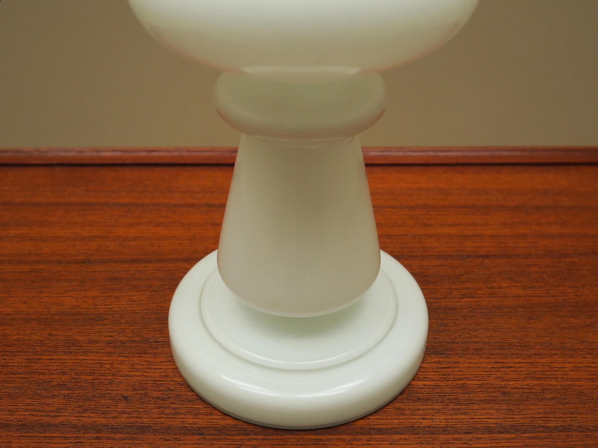 Table lamp, white glass, Denmark, 1970s. - 14360