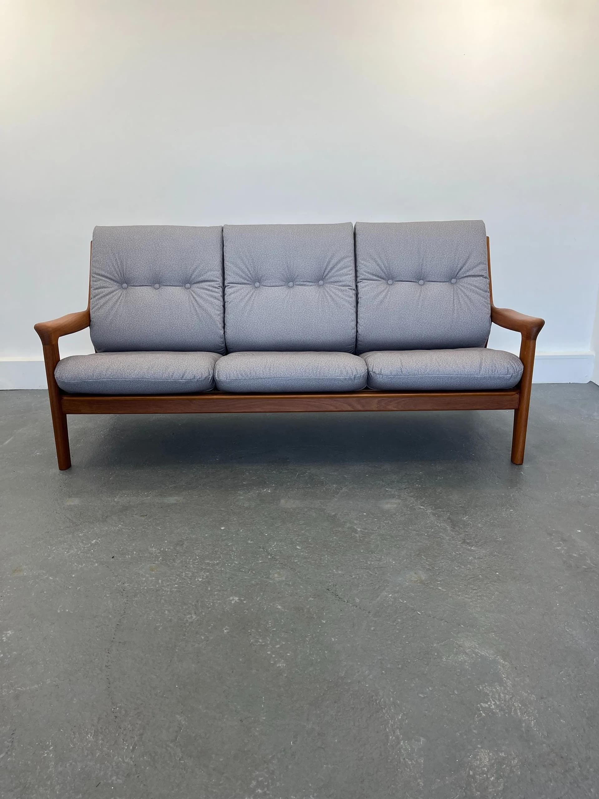 Sofa, jasnoniebieska, teak, proj. G. Thams, Dania, lata 60. - 14437