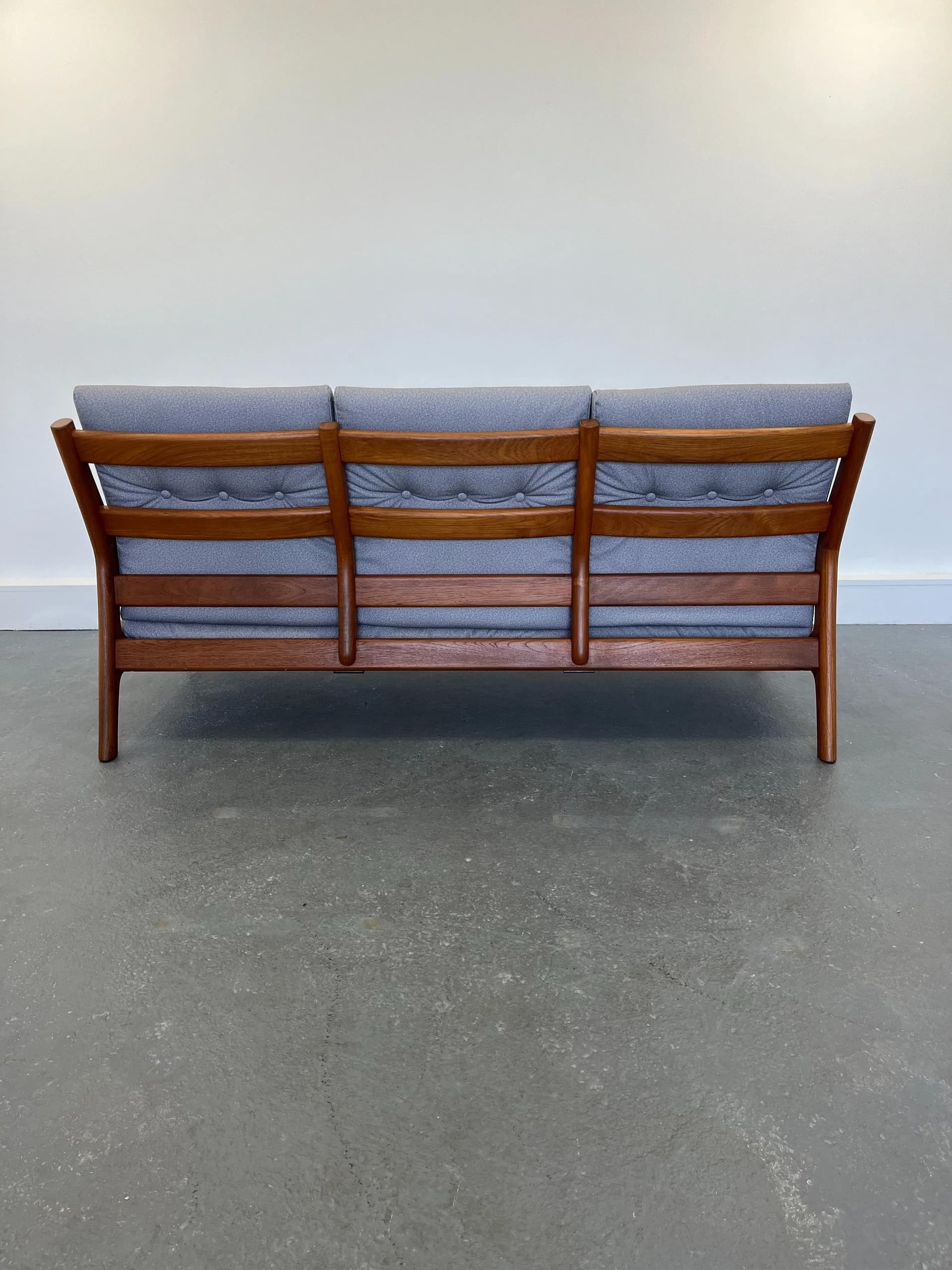 Sofa, jasnoniebieska, teak, proj. G. Thams, Dania, lata 60. - 14444