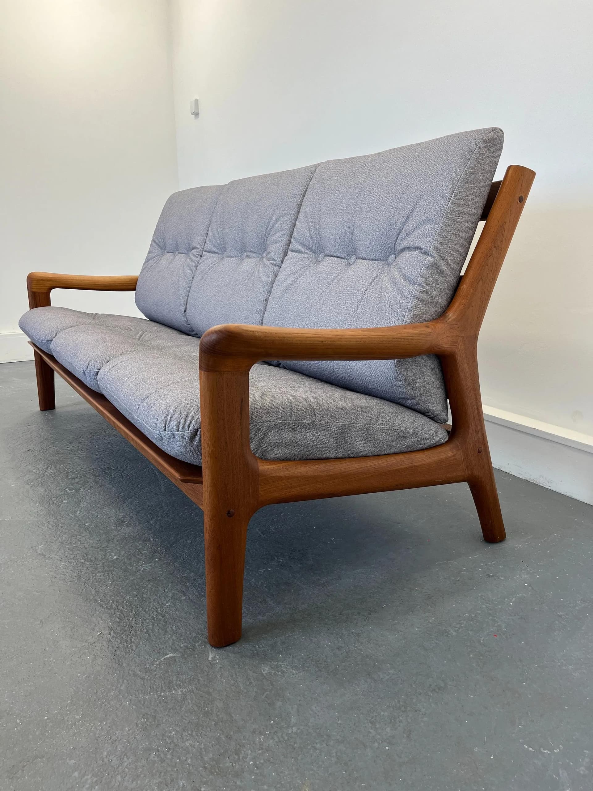 Sofa, jasnoniebieska, teak, proj. G. Thams, Dania, lata 60. - 14439