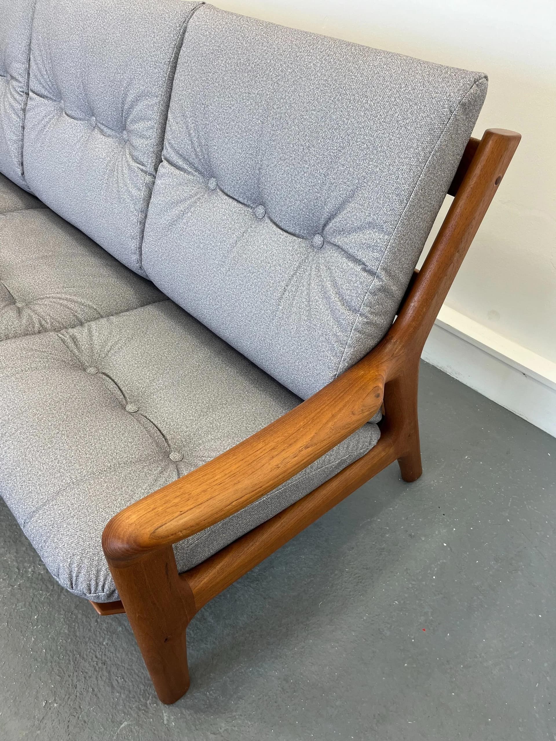 Sofa, jasnoniebieska, teak, proj. G. Thams, Dania, lata 60. - 14440