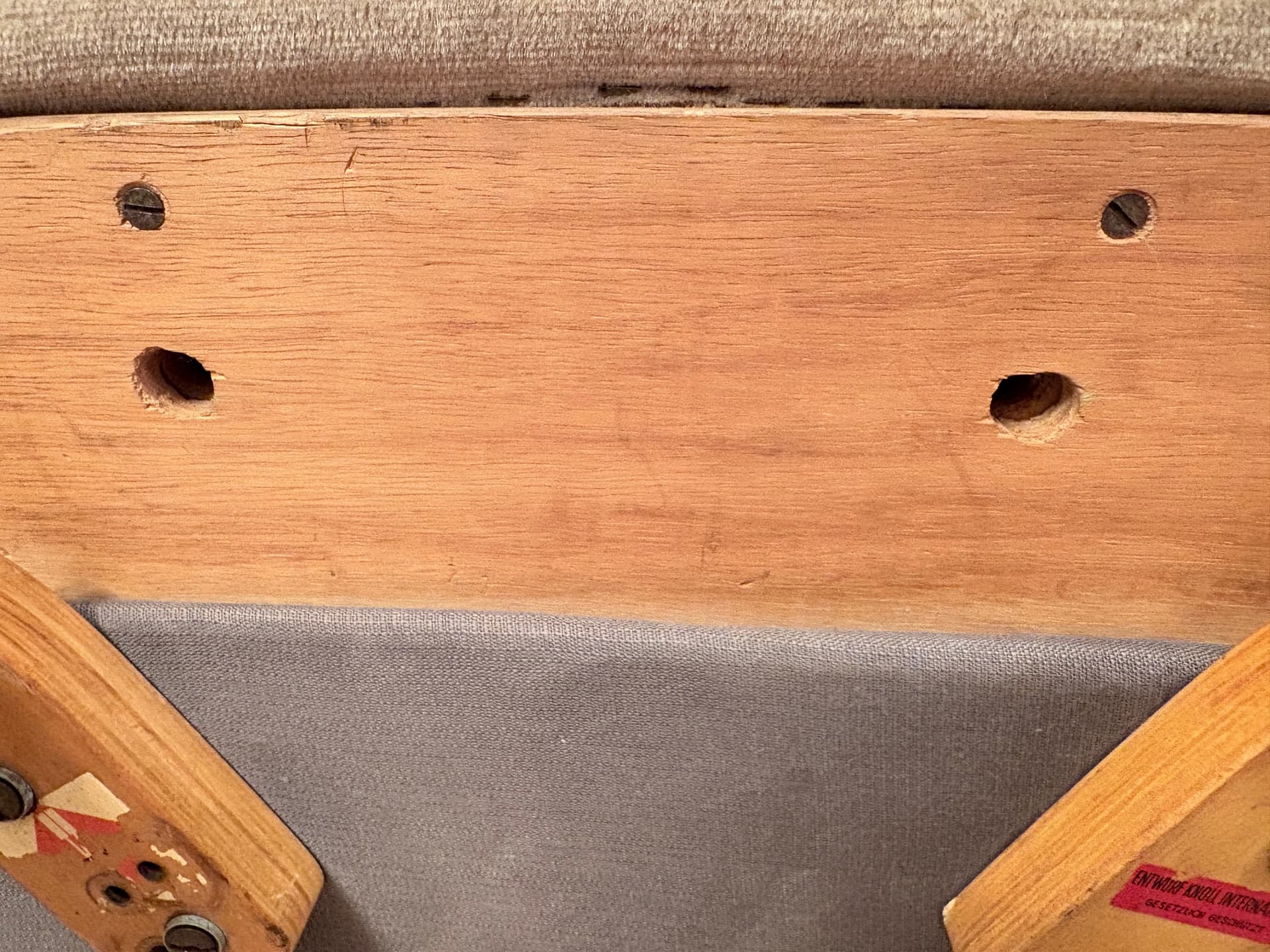 Chair Executive, beige fabric, honey wood, by E. Saarinen, Knoll, USA, 1950s. - 201917