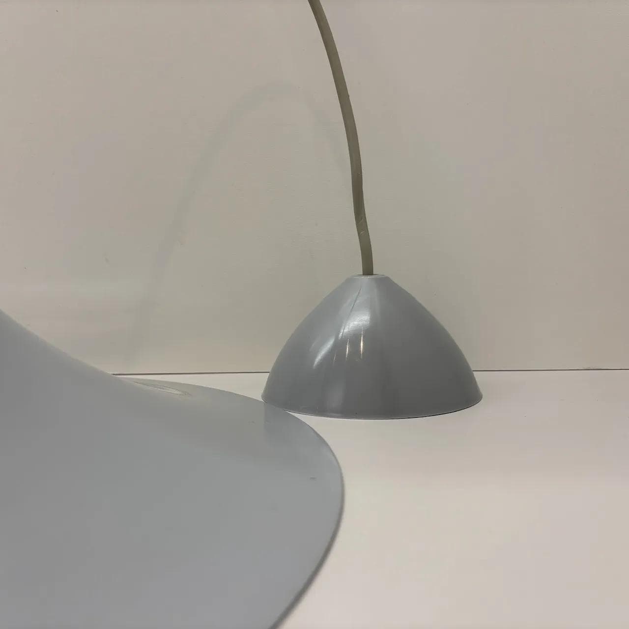 Lampa wisząca, szary, aluminium lakierowane, Szwecja, lata 80. - 14222