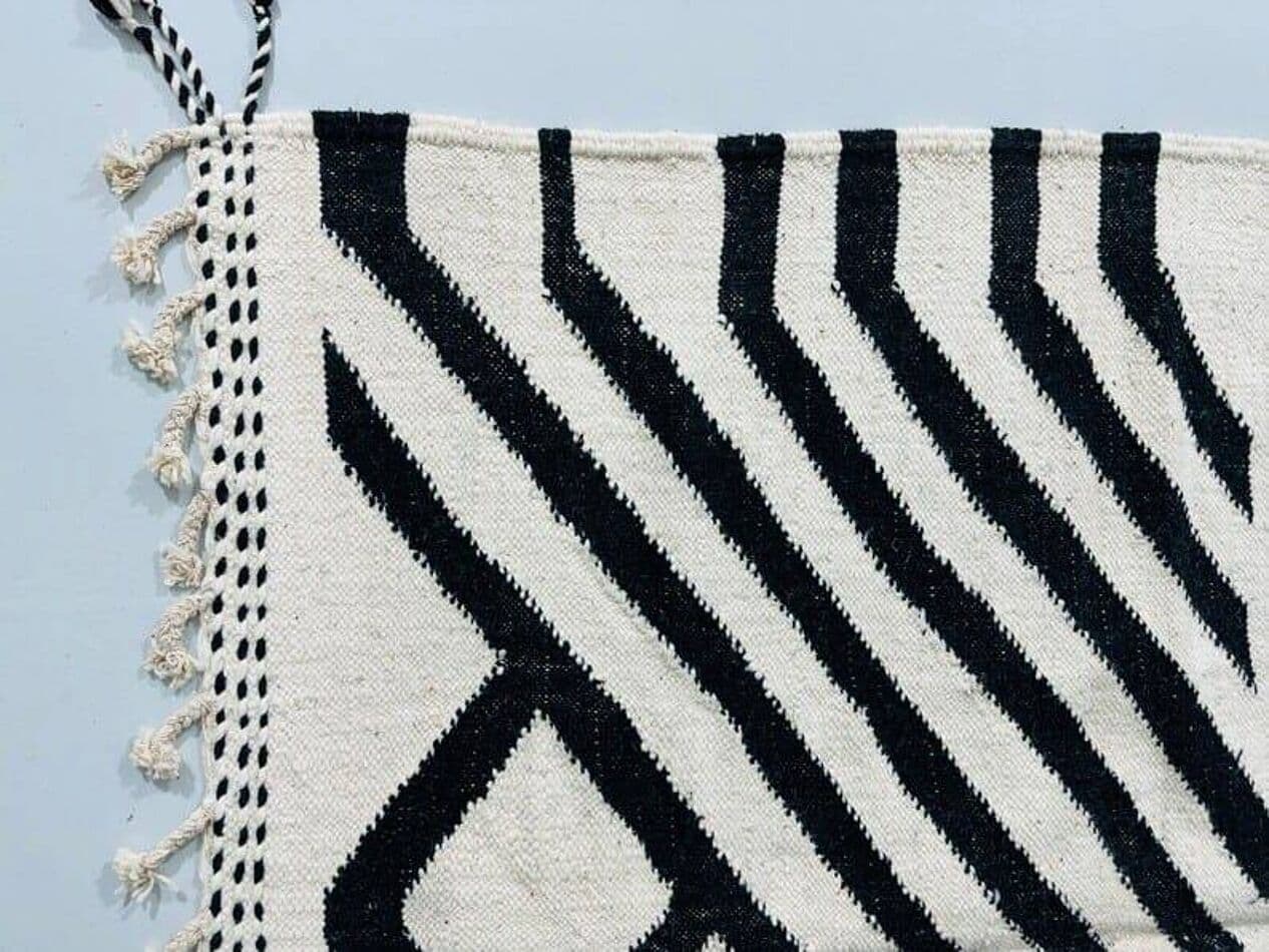 Ręcznie tkany dywan 150x250 cm, wełna, czarny, biały, Maroko - 205527