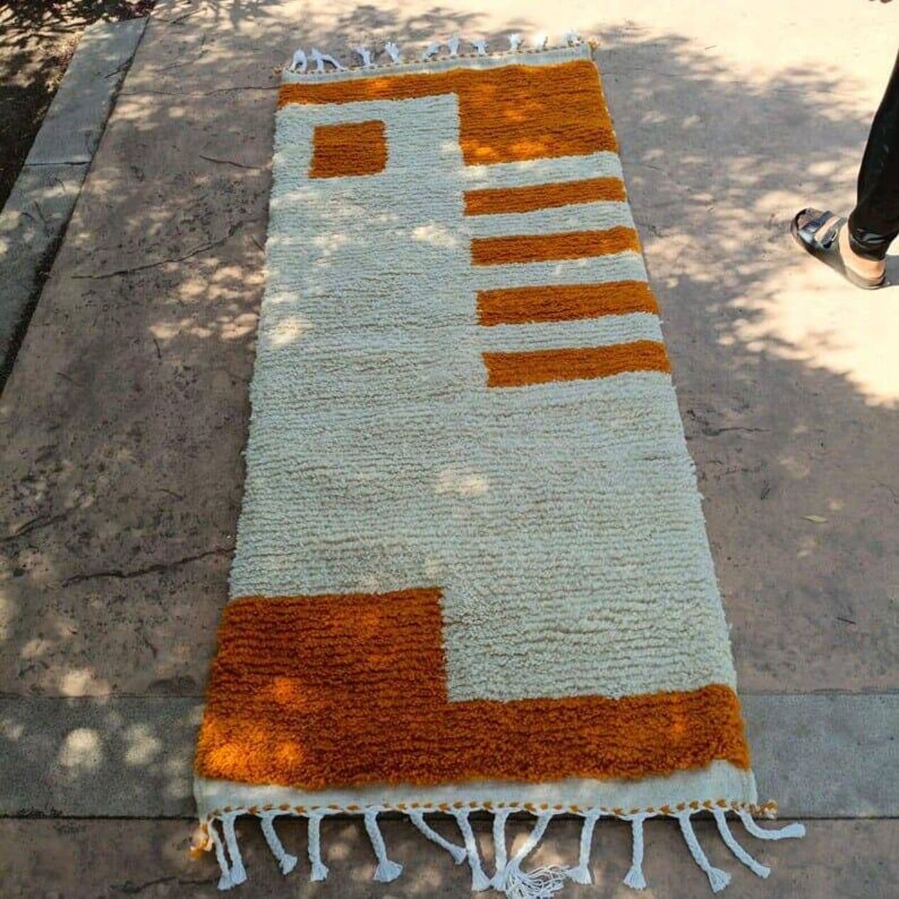 Ręcznie tkany dywan 140x260 cm, wełna, pomarańczowy, biały, Maroko - 204961