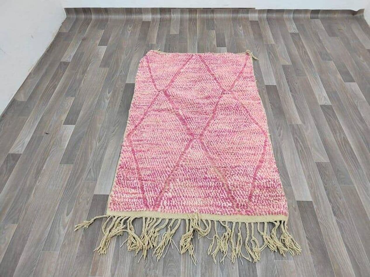 Ręcznie tkany dywan 140x260 cm, wełna, różowy, Maroko - 204944