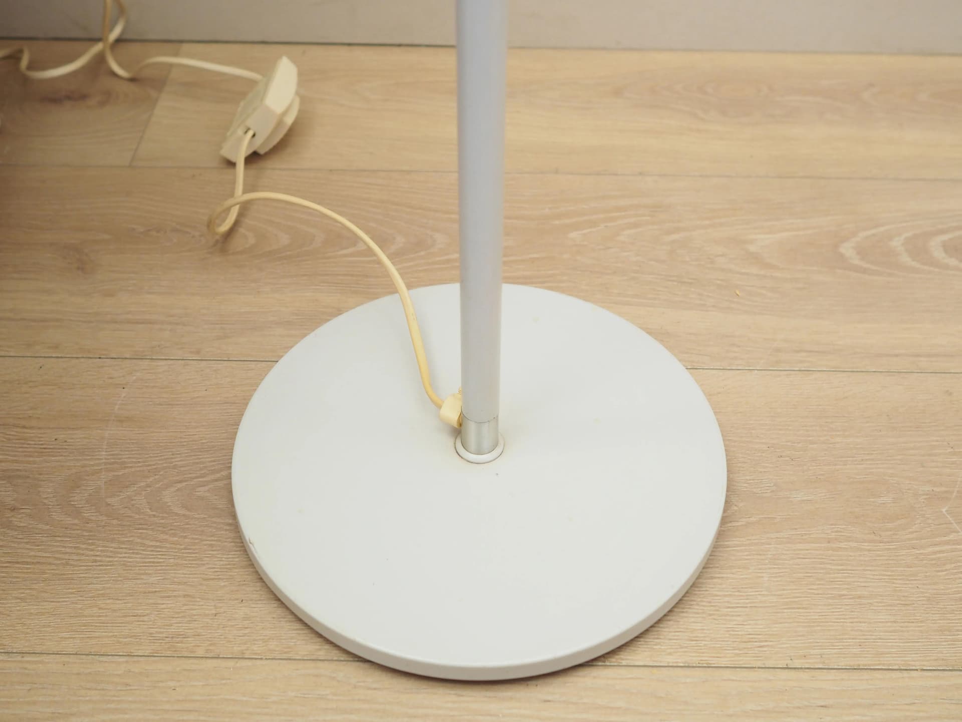 Floor lamp, white metal, by S. Frandsen, Denmark, 1970s. - 14784
