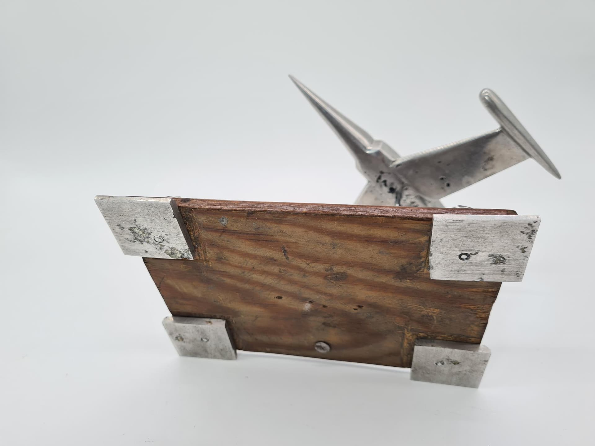 Model samolotu pamiątkowy, srebrny, metal drewno, Polska, lata 70. - 205985