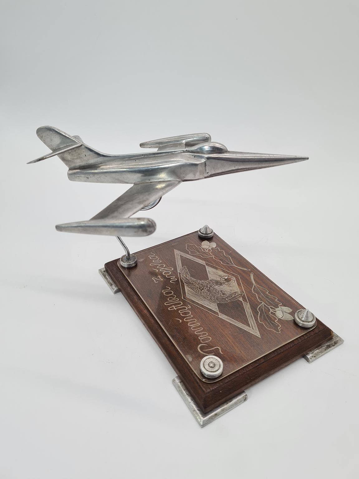 Model samolotu pamiątkowy, srebrny, metal drewno, Polska, lata 70. - 205981