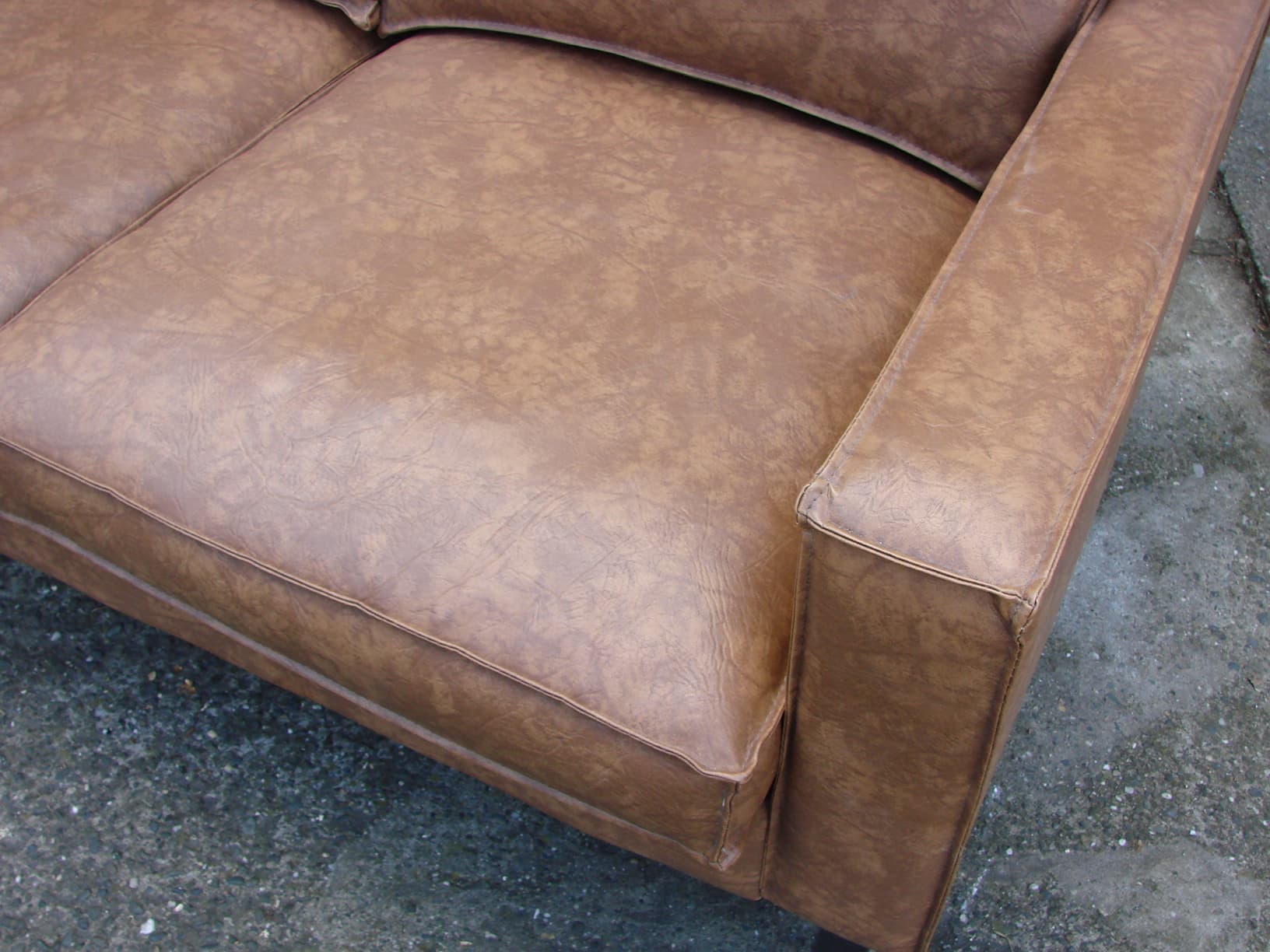 Sofa modernistyczna, brązowy, tkanina, stal czarna, lata 80. - 205993