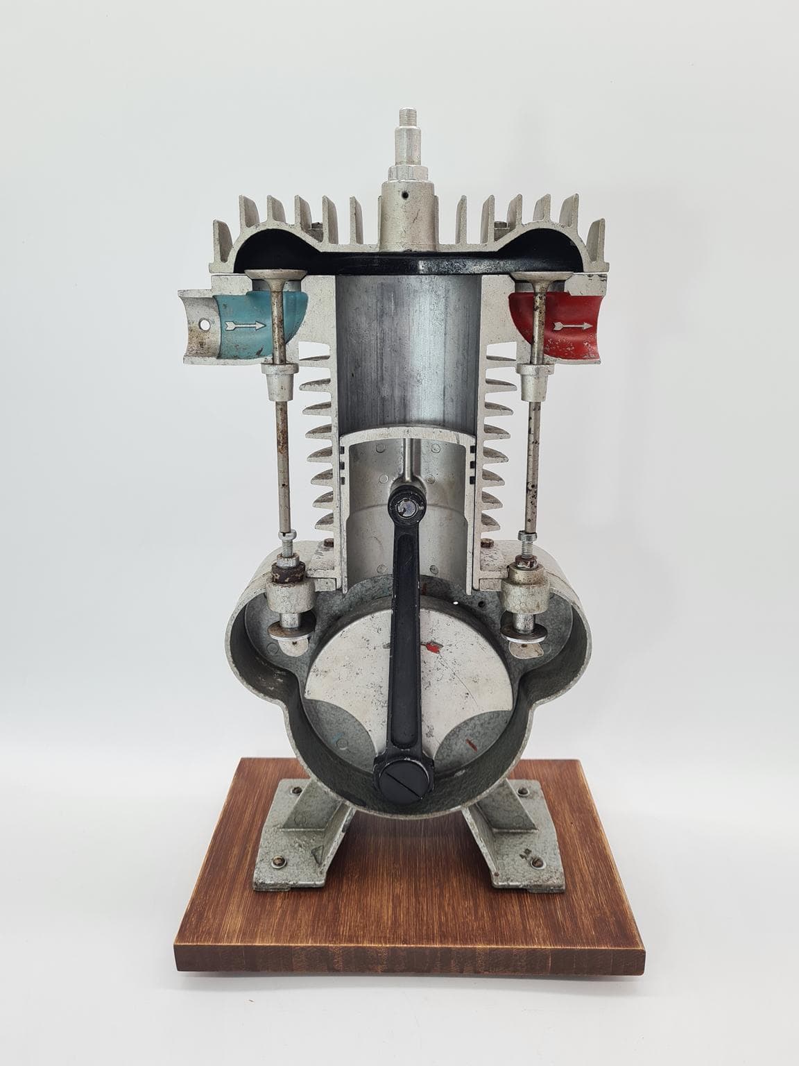 Naukowy model silnika, lata 60. XX wieku - 206038