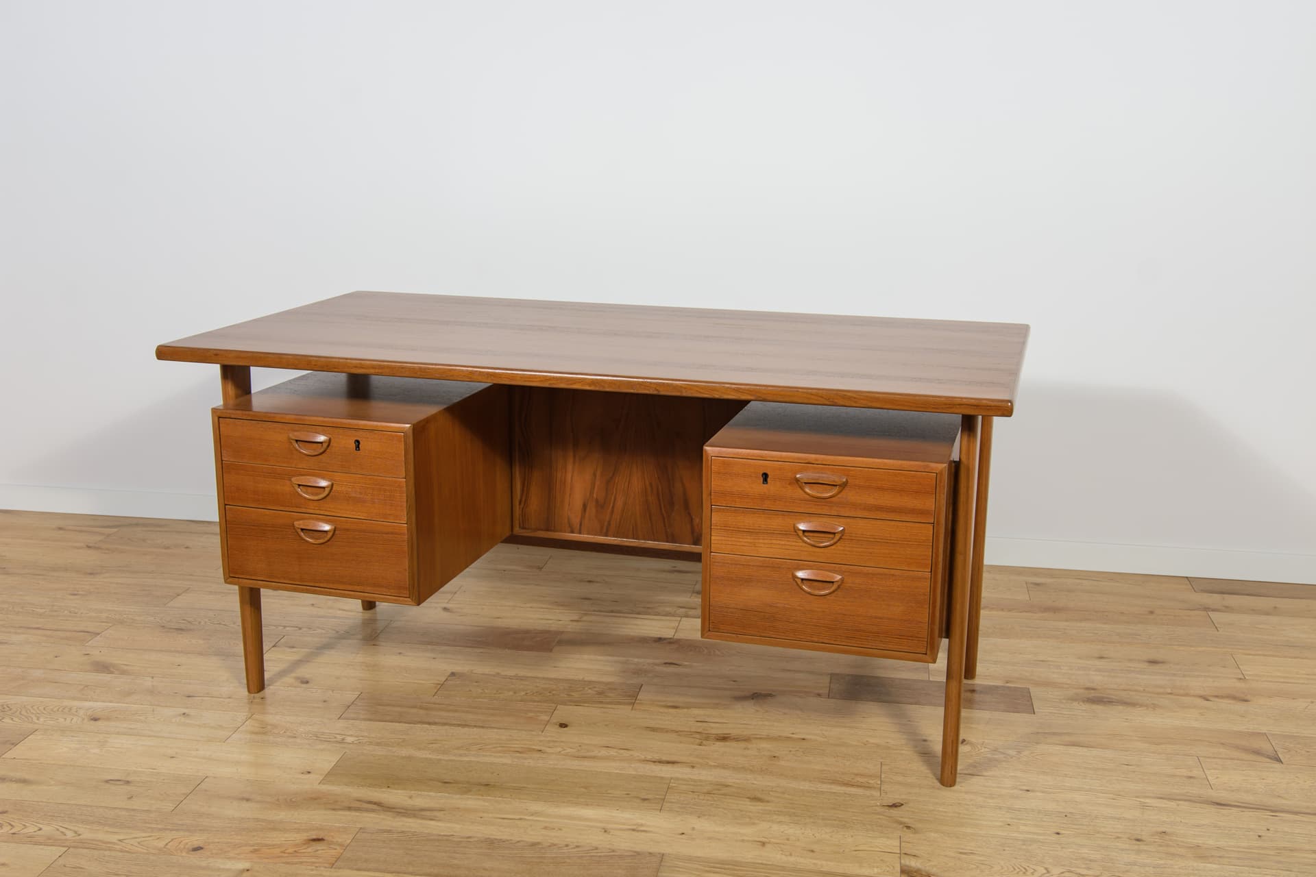 Biurko, teak brązowy, proj. K. Kristiansen, Feldballes Møbelfabrik, Dania, lata 60. - 206458
