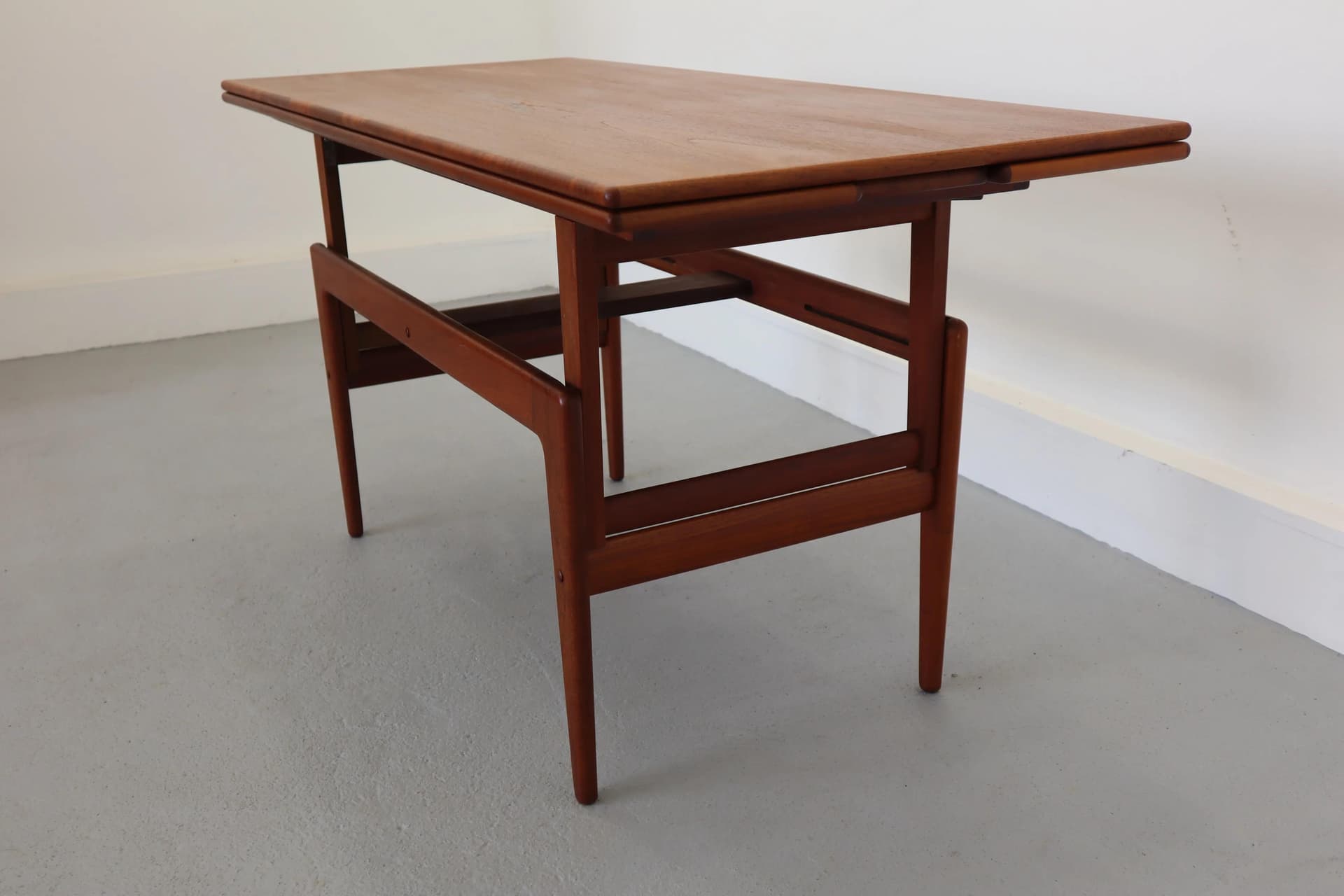 Stolik kawowy, teak brązowy, proj. K. Kristiansen, Dania, lata 60. - 15034