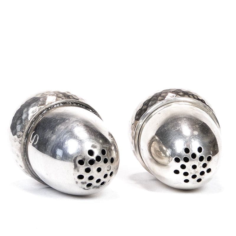 Pair of salt shakers acorn, silver, Sweden, early 20th c. - 207367