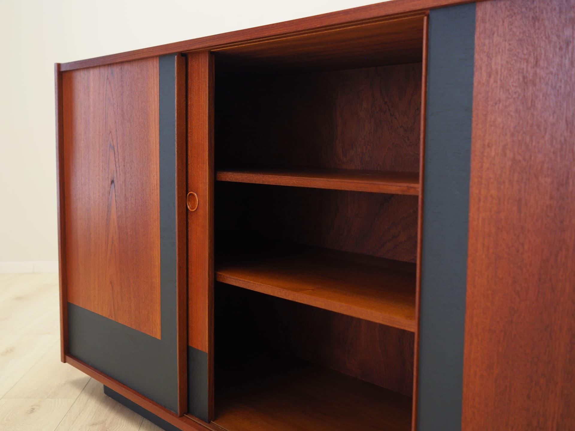 Sideboard, teak brązowy, Dania, lata 70. - 77208