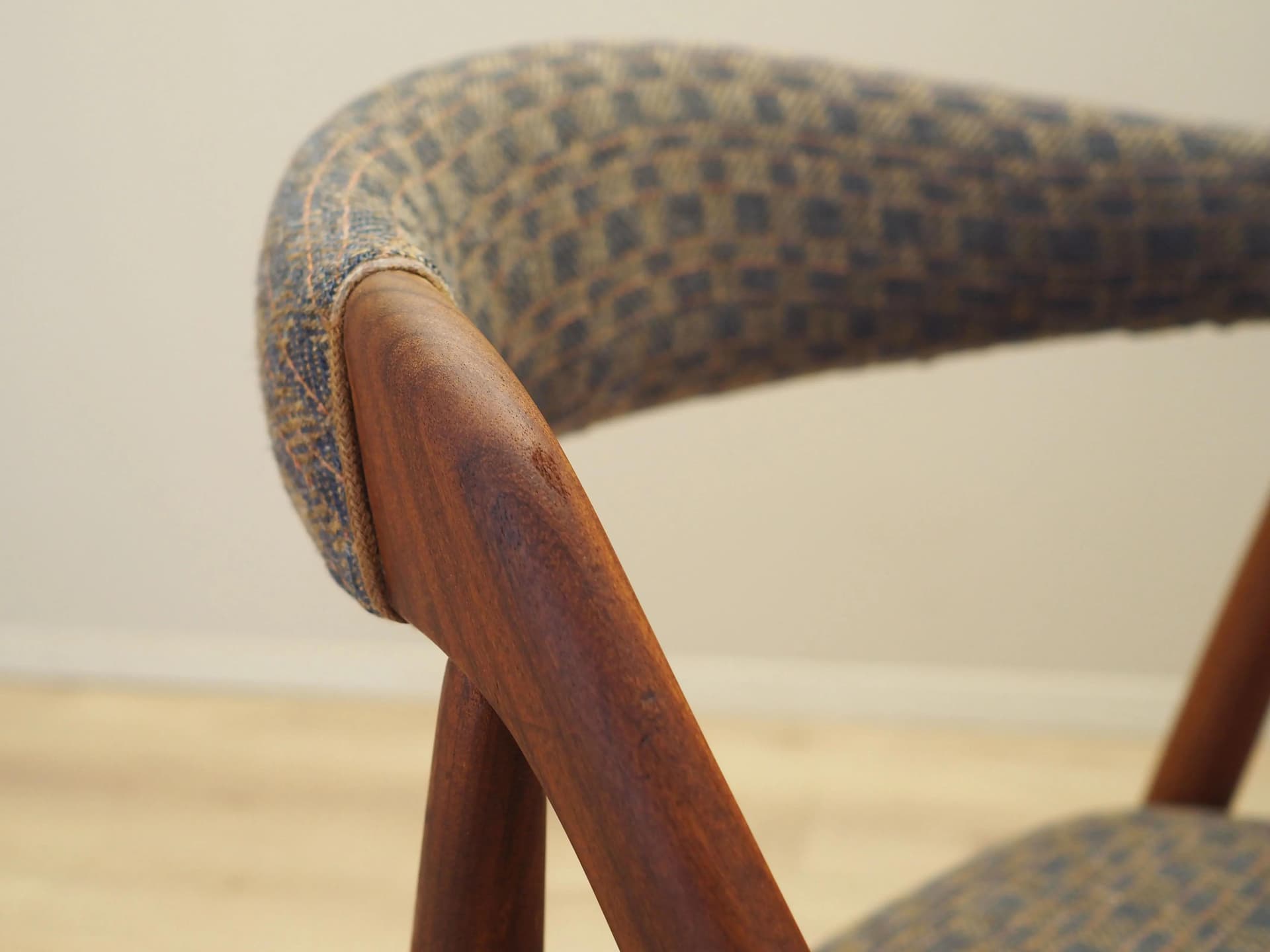 Komplet trzech krzeseł Model 31, teak brązowy, proj. K. Kristiansen, Dania, lata 70. - 14966