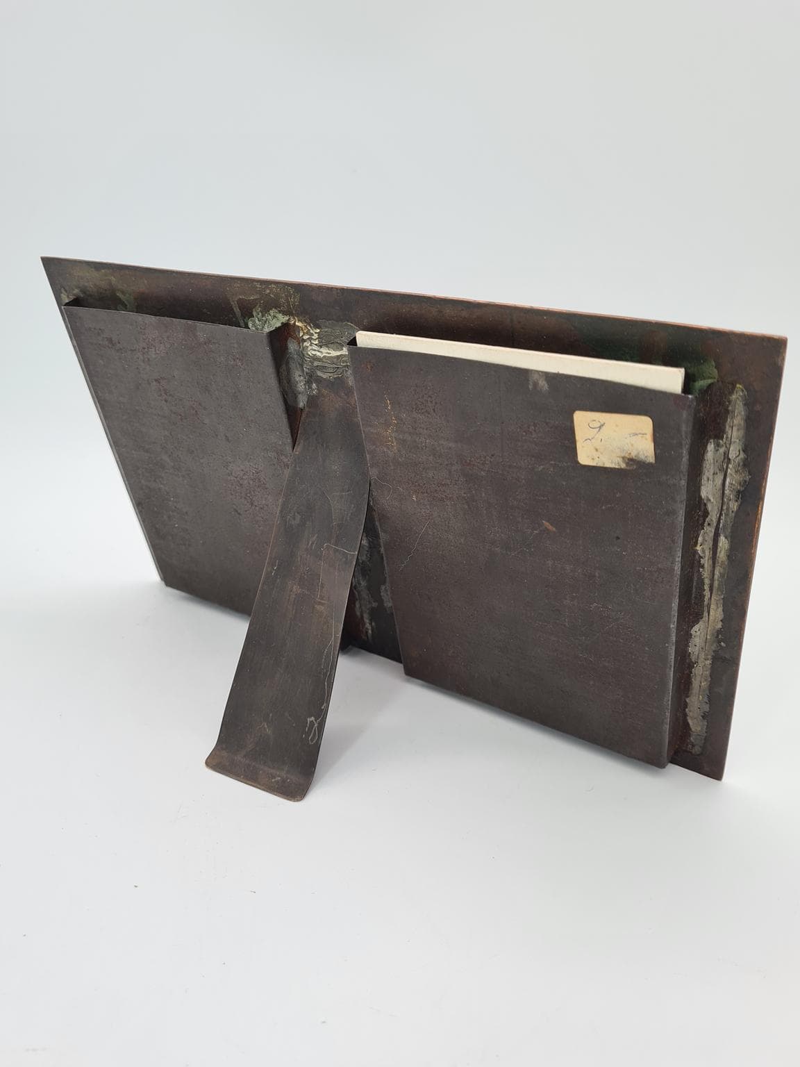 Stara, brutalistyczna, tłoczona miedziana ramka na 2 zdjęcia, lata 70. XX wieku - 207463