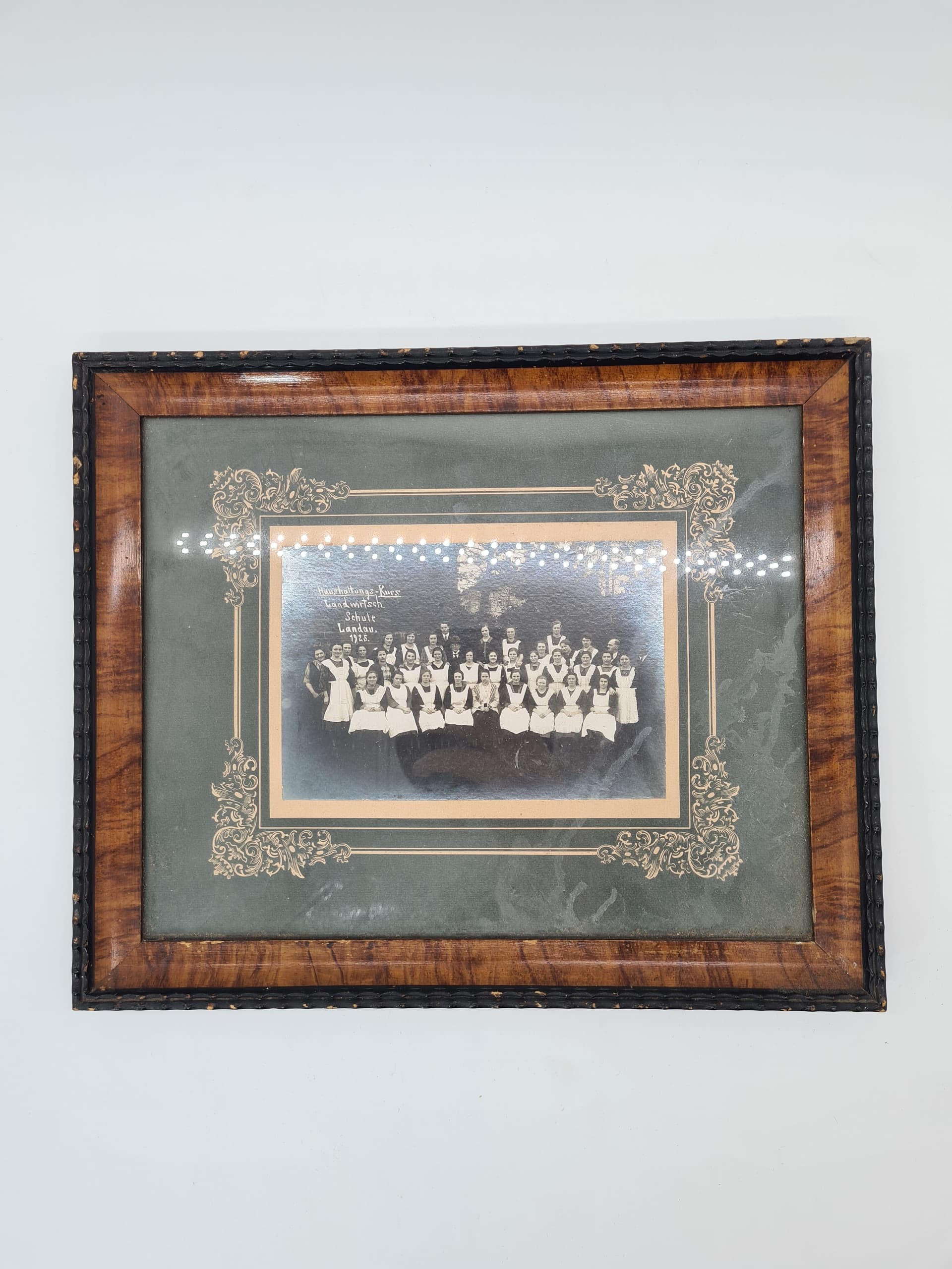 Zdjęcie grupowe, czarno-białe, drewno brąz, papier zielony, szkło, Niemcy, lata 20. - 208403