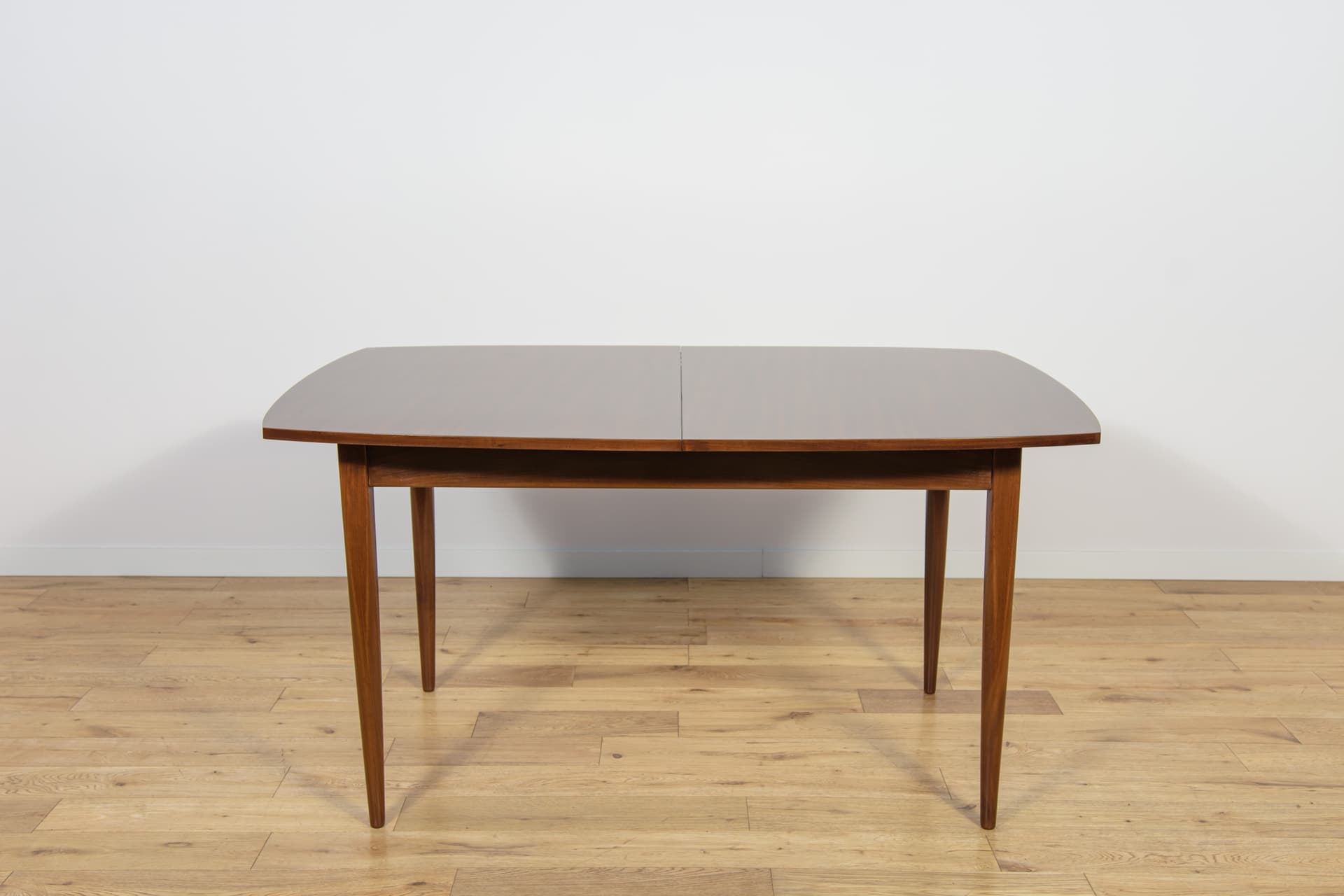 Extendable table, dark mahogany brown, mahogany, United Kingdom, 1960s. - 210148
