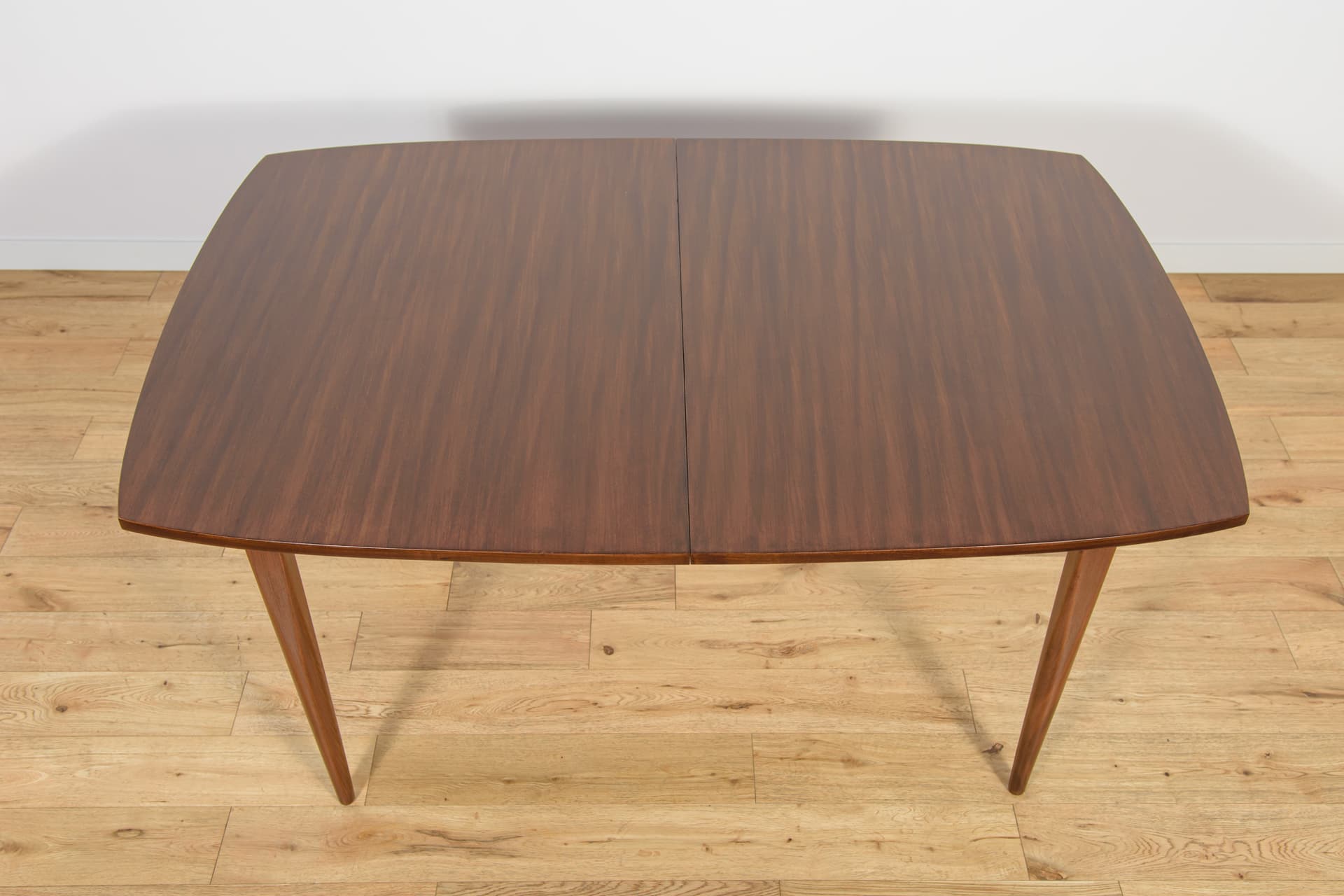 Extendable table, dark mahogany brown, mahogany, United Kingdom, 1960s. - 210149
