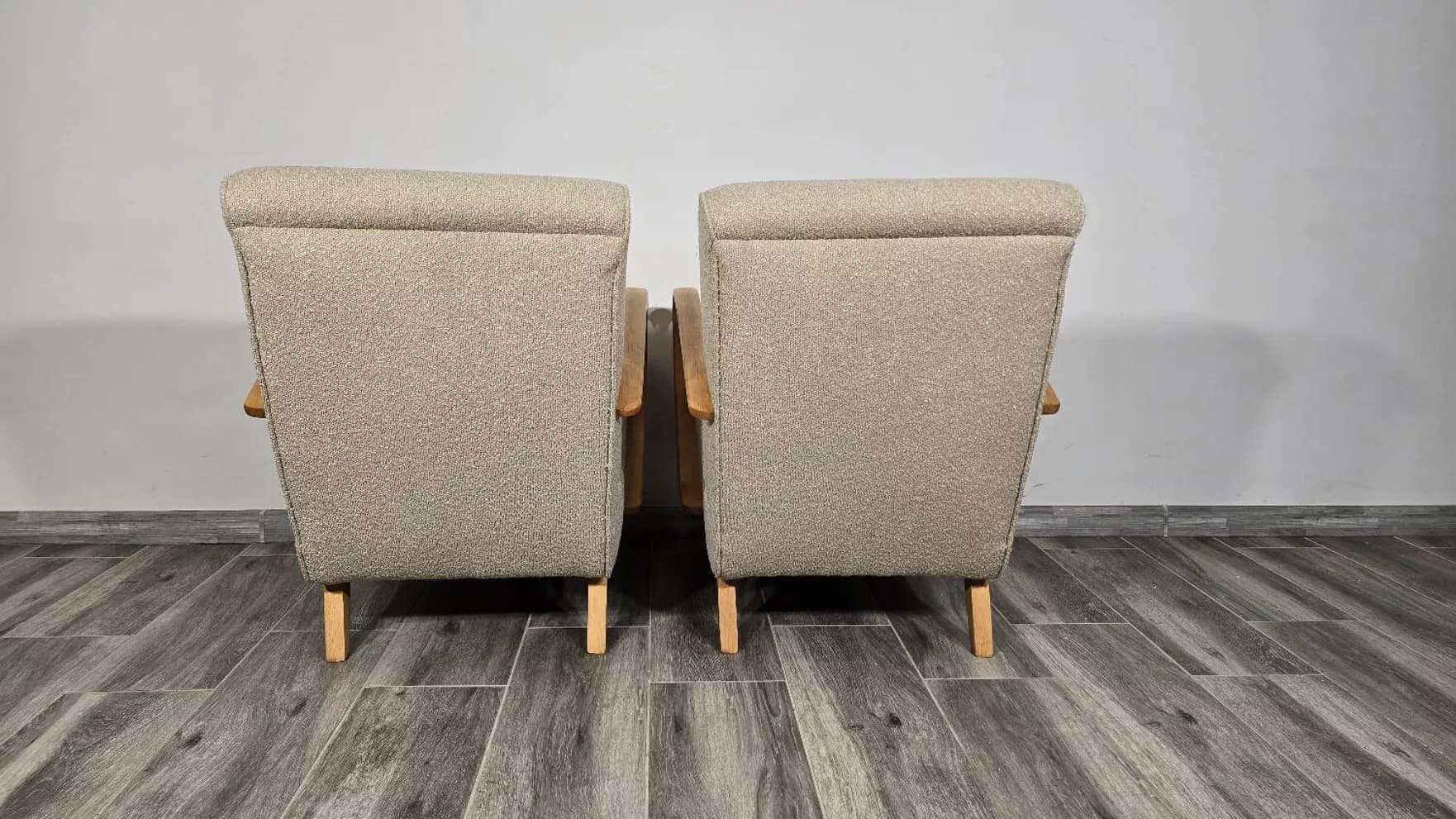 Para foteli H 410, bouclé ivory white, orzech, proj. J. Halabala, UP Závody, Czechosłowacja, lata 60. - 210267