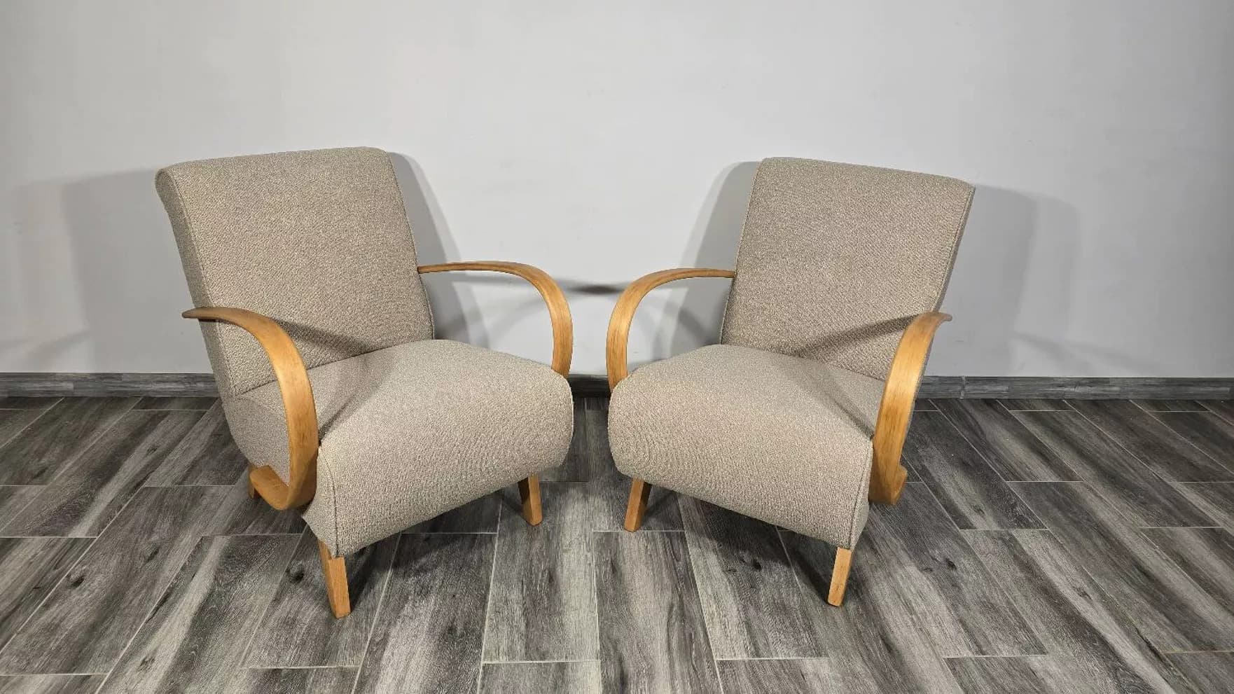 Para foteli H 410, bouclé ivory white, orzech, proj. J. Halabala, UP Závody, Czechosłowacja, lata 60. - 210270