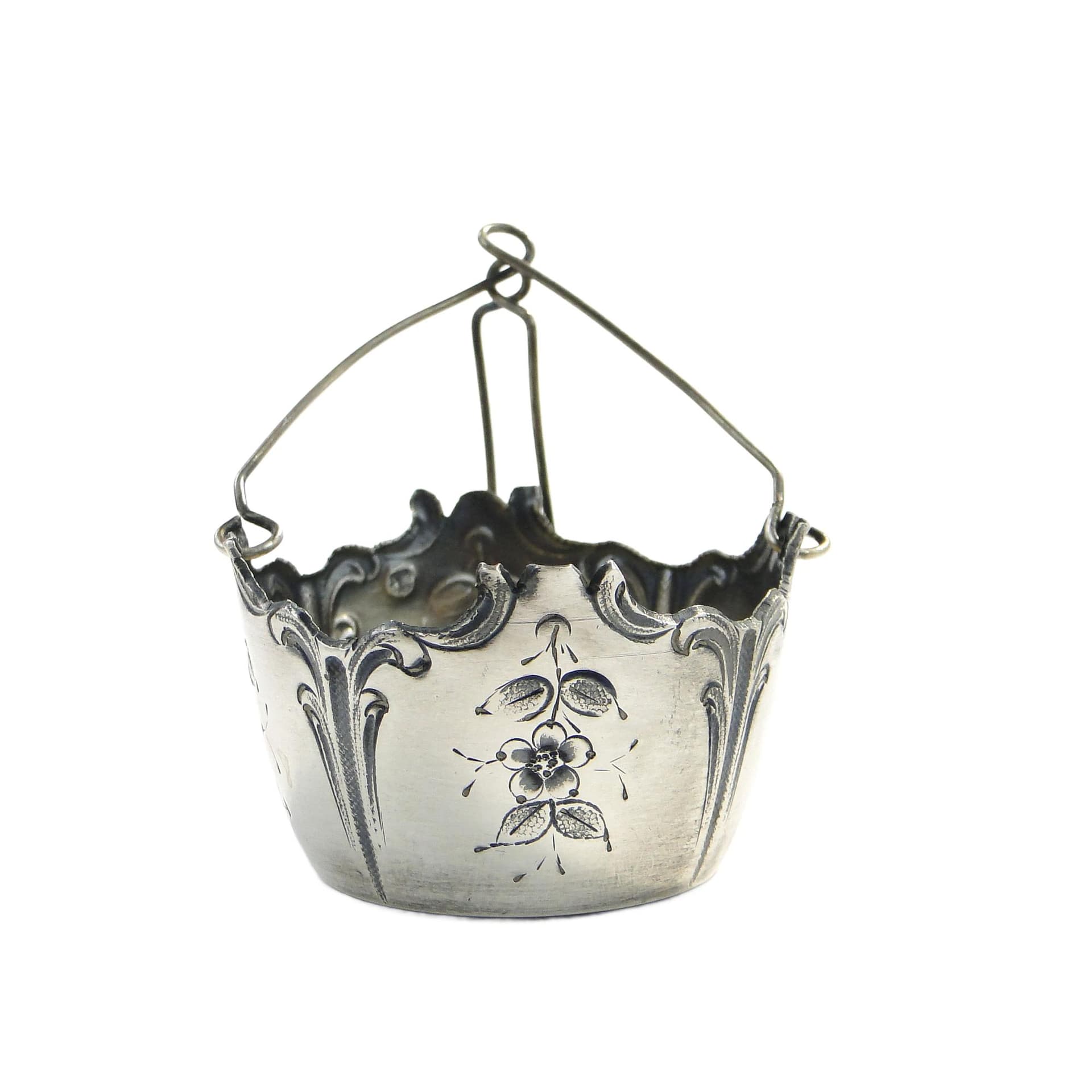 Tea strainer, neoclassical, silver, Russia, early 20th c.