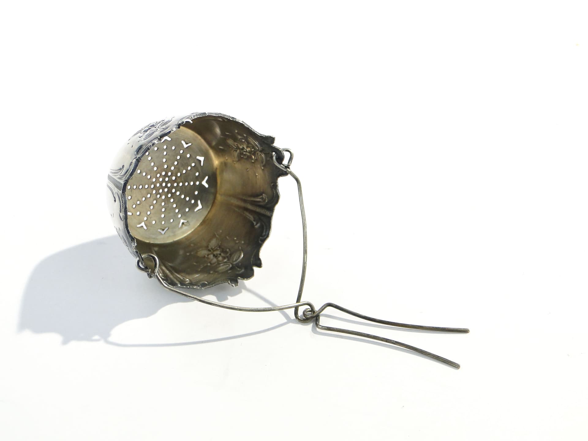 Tea strainer, neoclassical, silver, Russia, early 20th c. - 210276