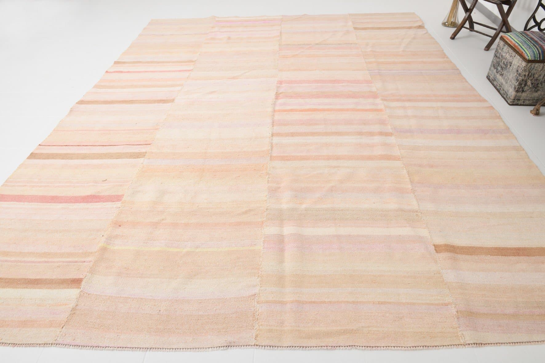 Kilim 391x308 cm, beżowy, różowy, konopie, lata 70. - 210389