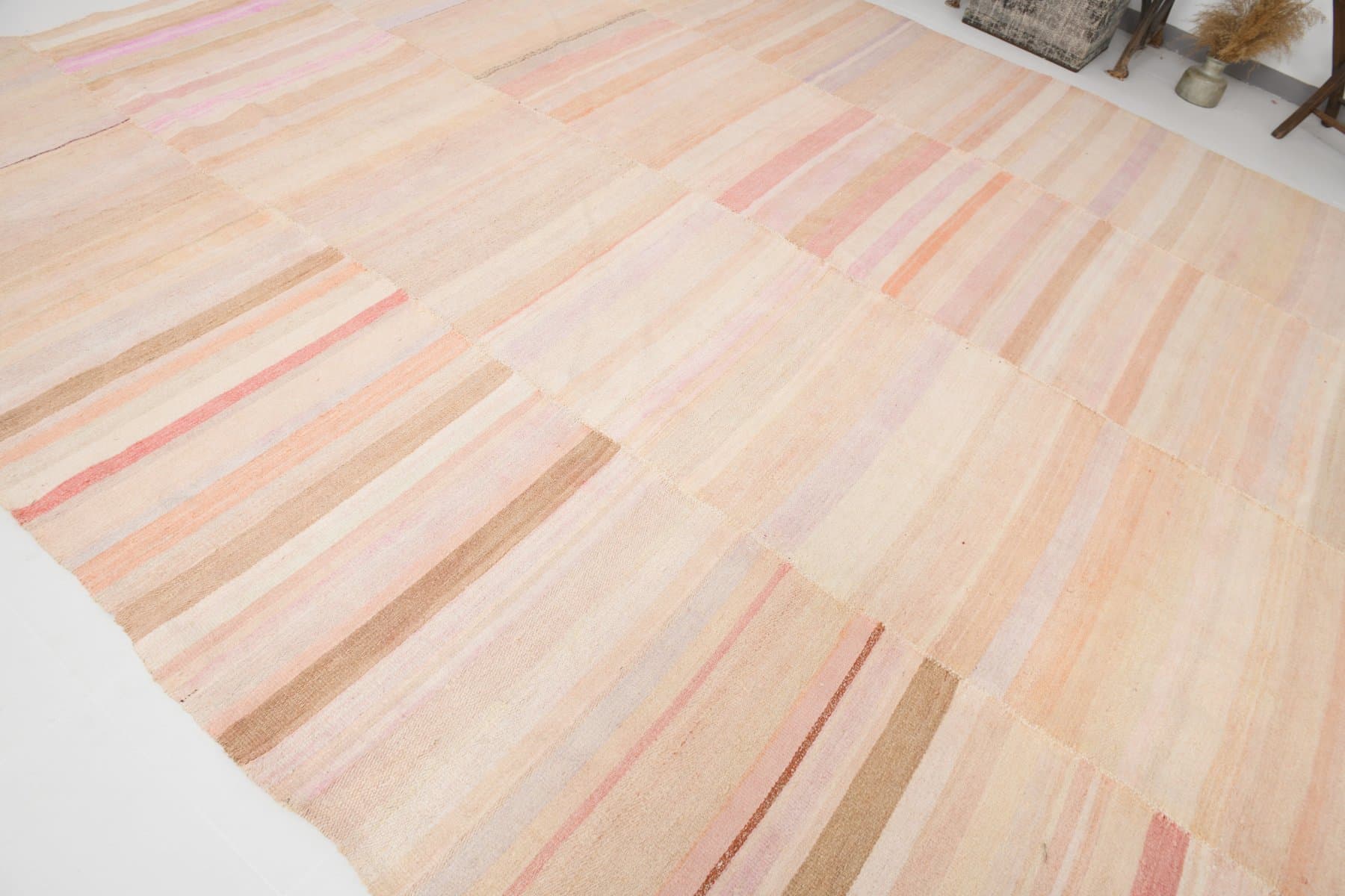 Kilim 391x308 cm, beżowy, różowy, konopie, lata 70. - 210392