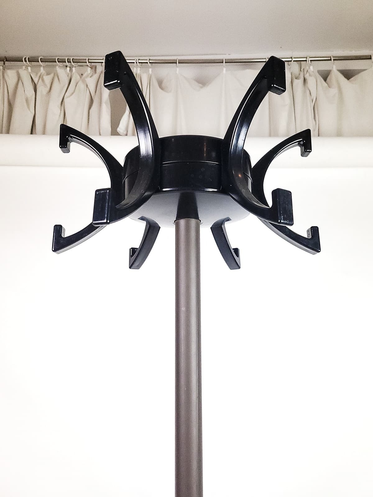 Wieszak podłogowy, ciemnobrązowy, metal, lata 80. - 210690